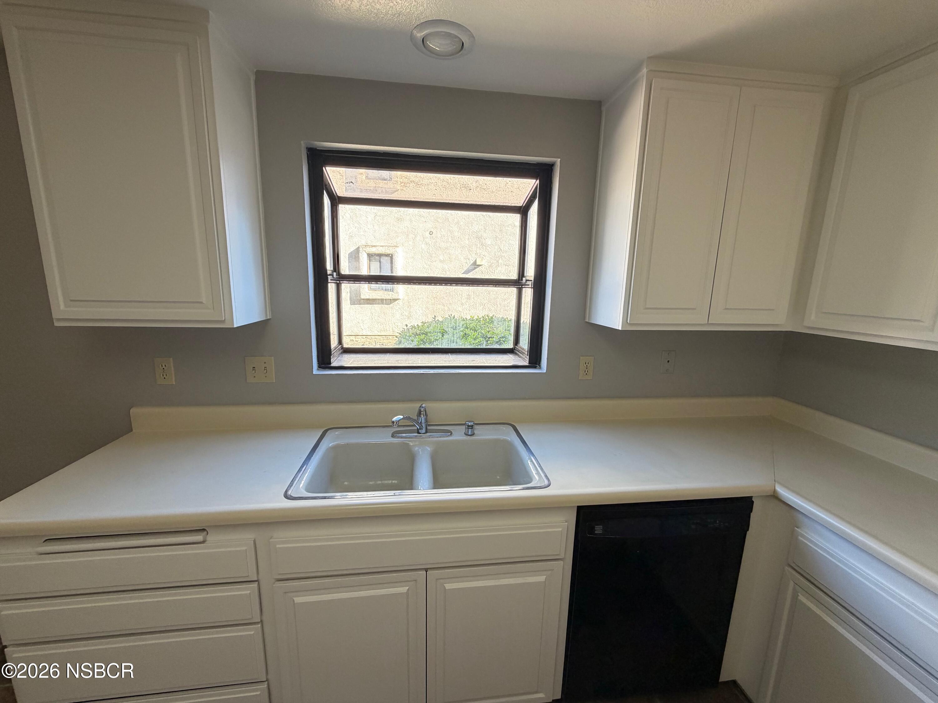 1410 W Apricot Avenue