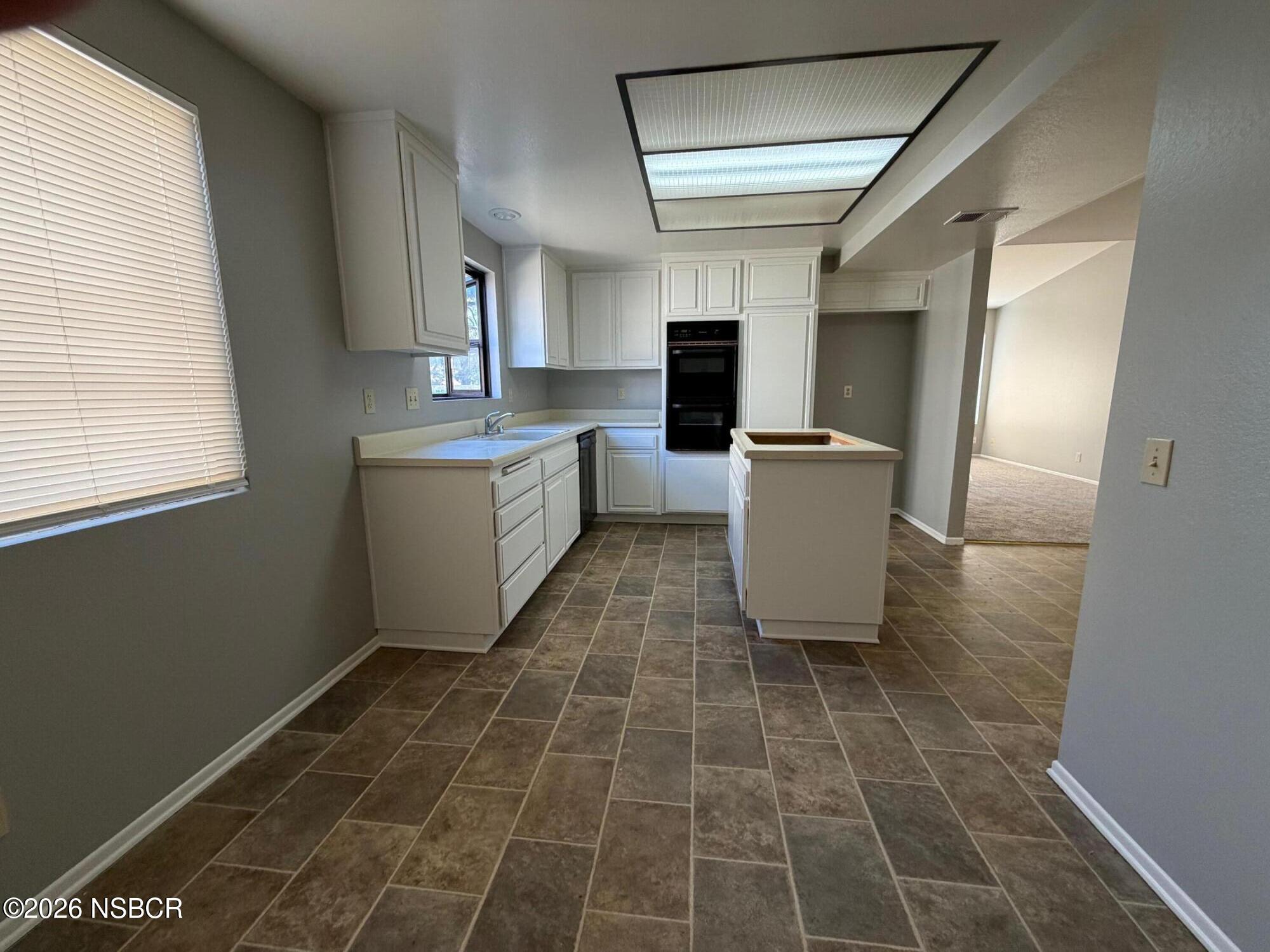 1410 W Apricot Avenue