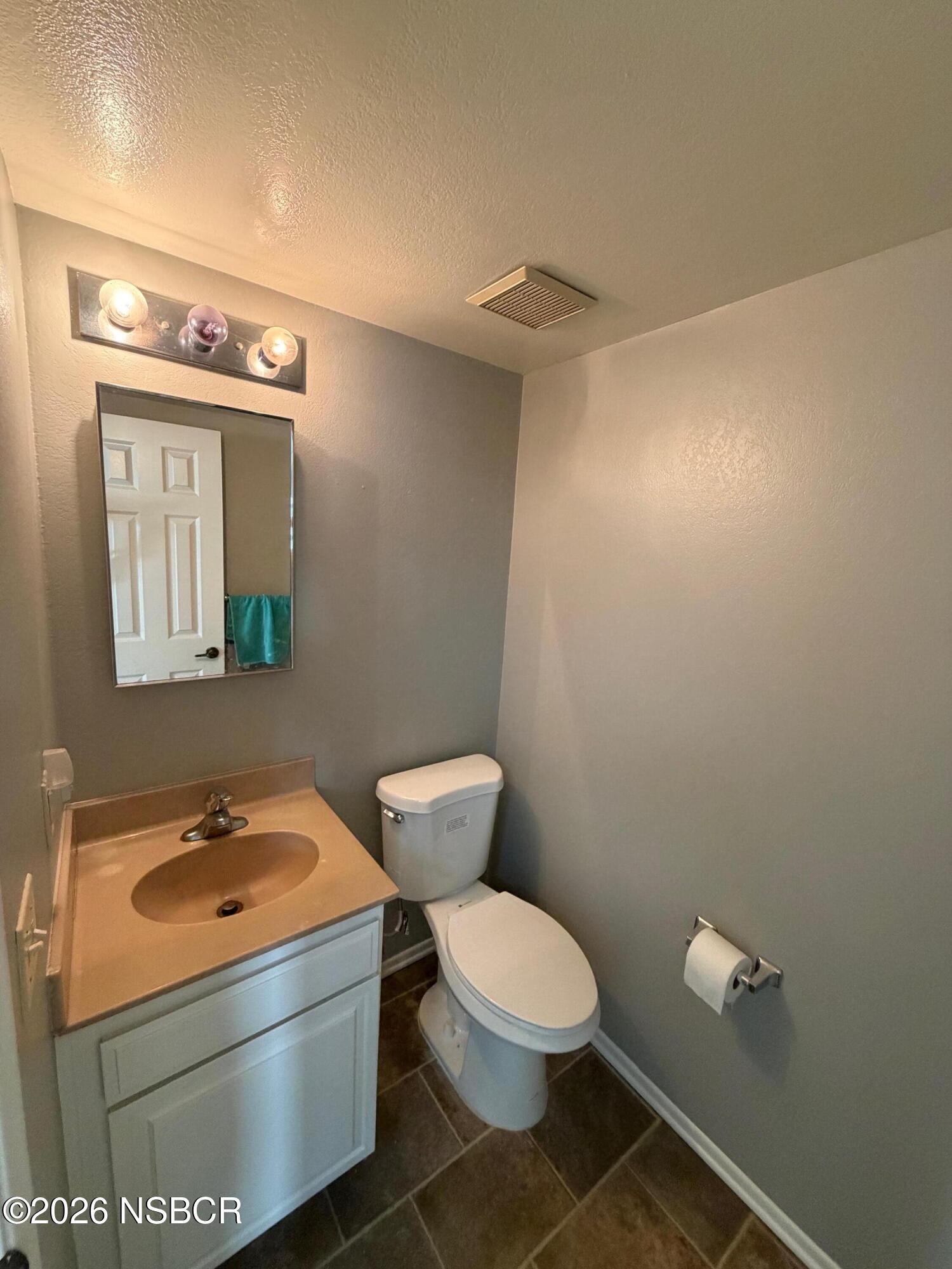 1410 W Apricot Avenue