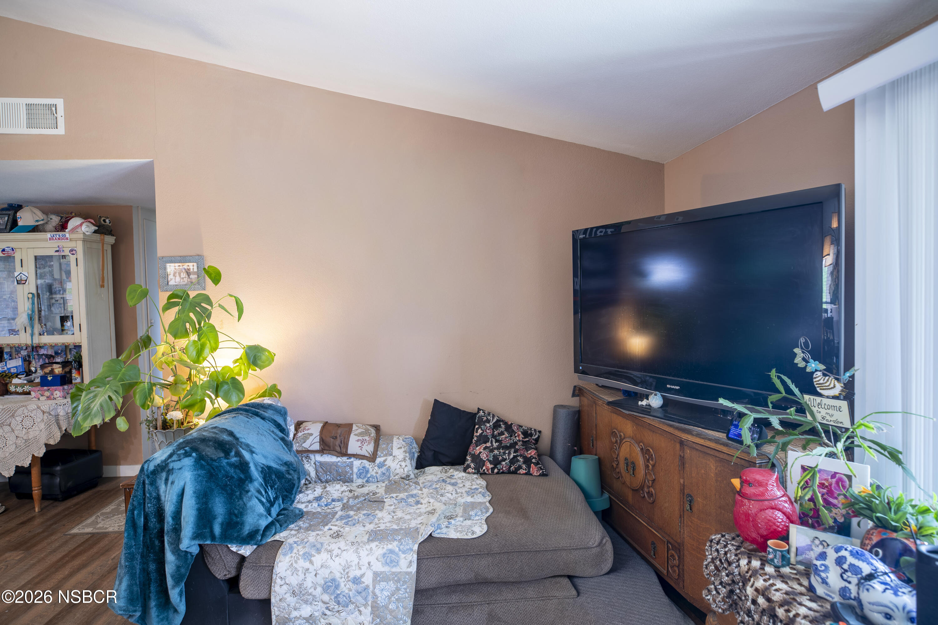 3838 Via Mitad