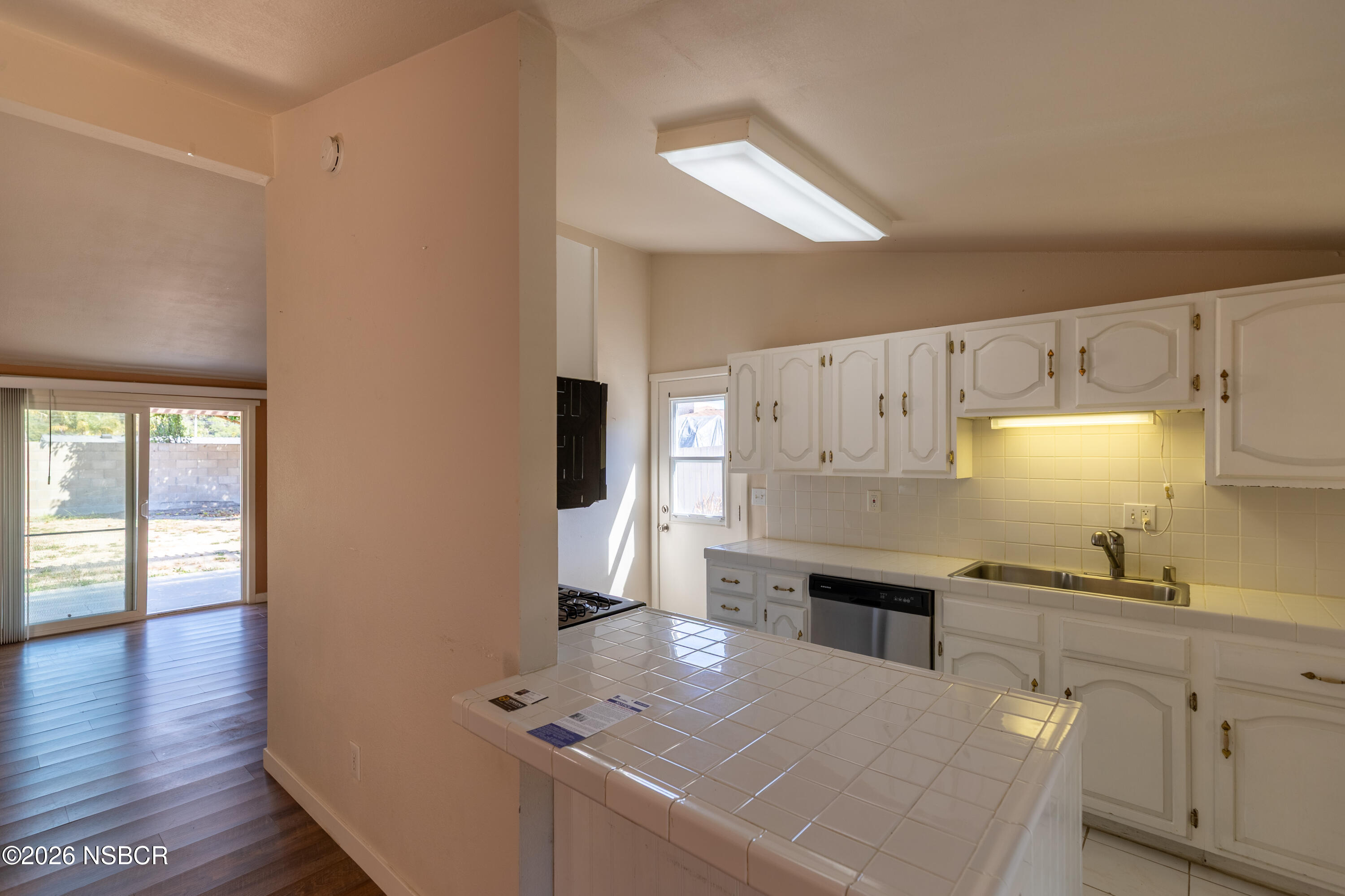 3838 Via Mitad