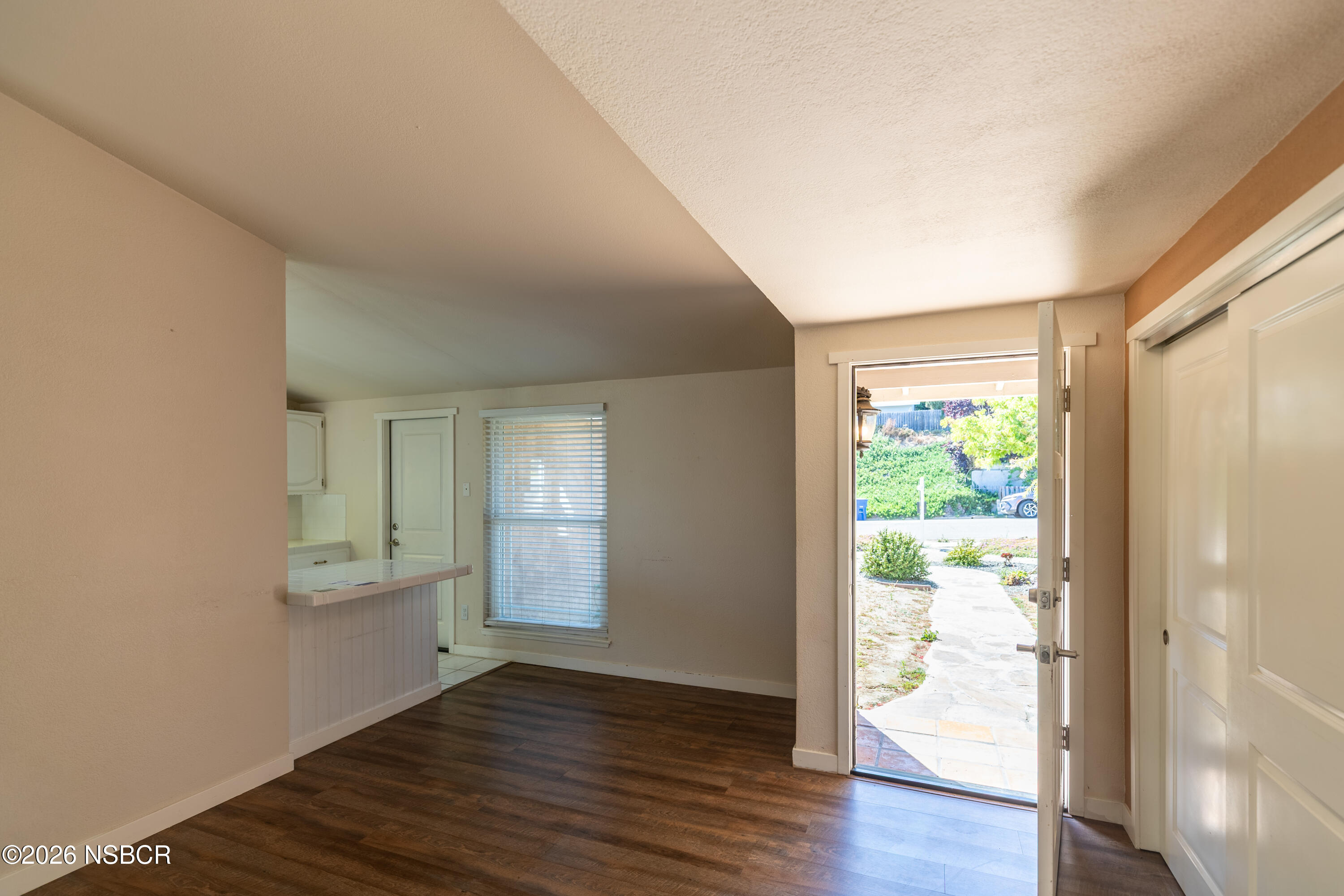 3838 Via Mitad