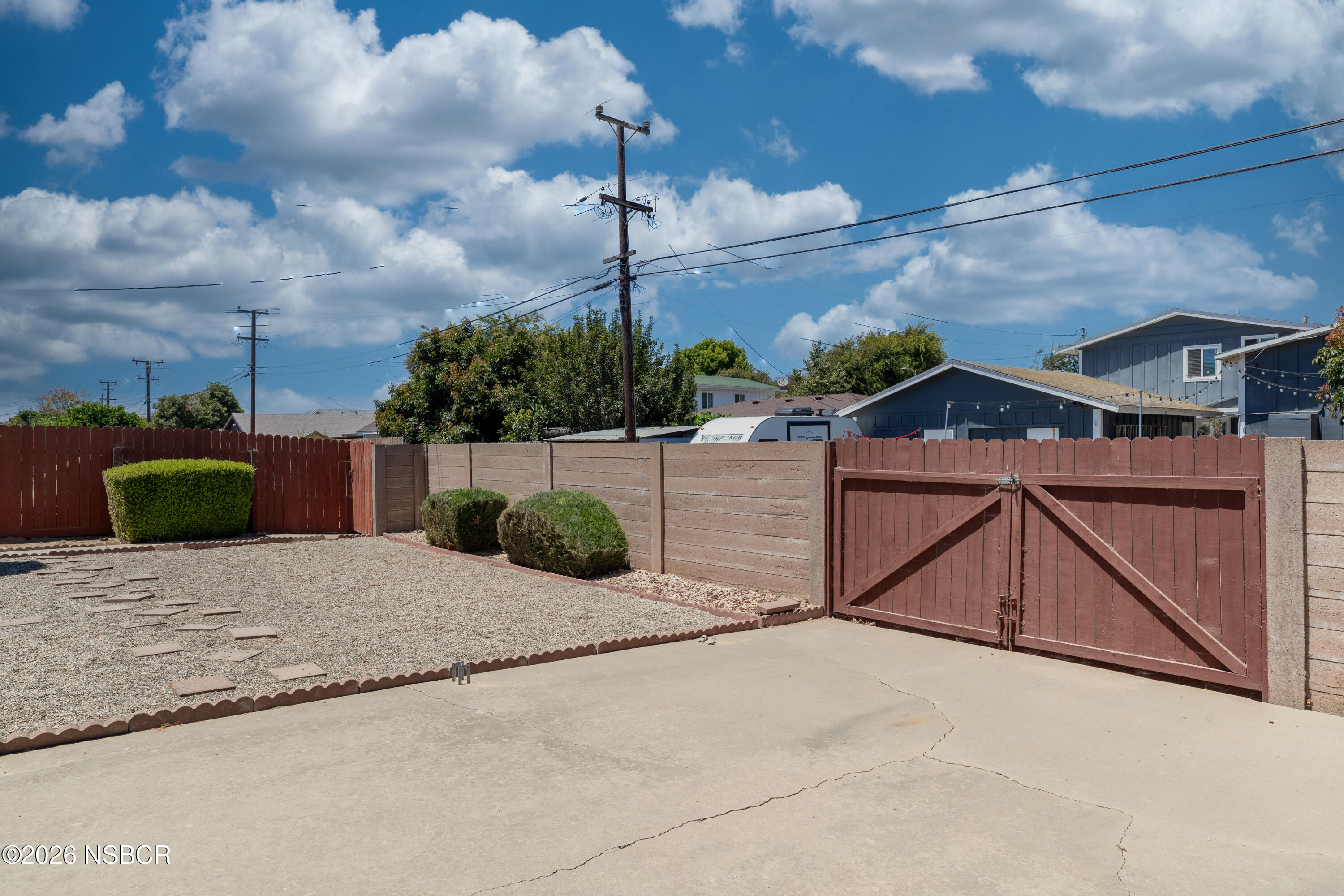 1513 W Lemon Avenue