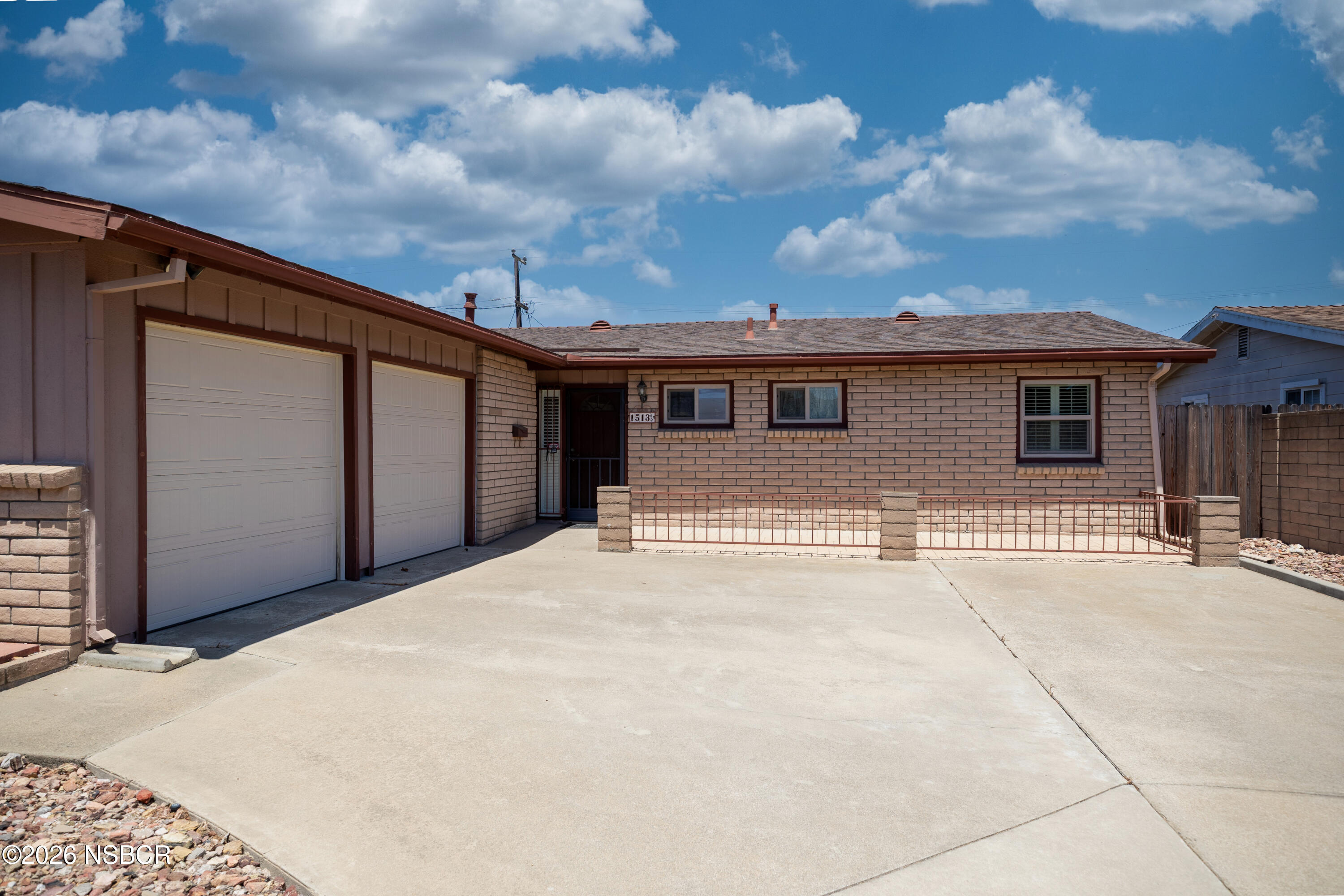 1513 W Lemon Avenue