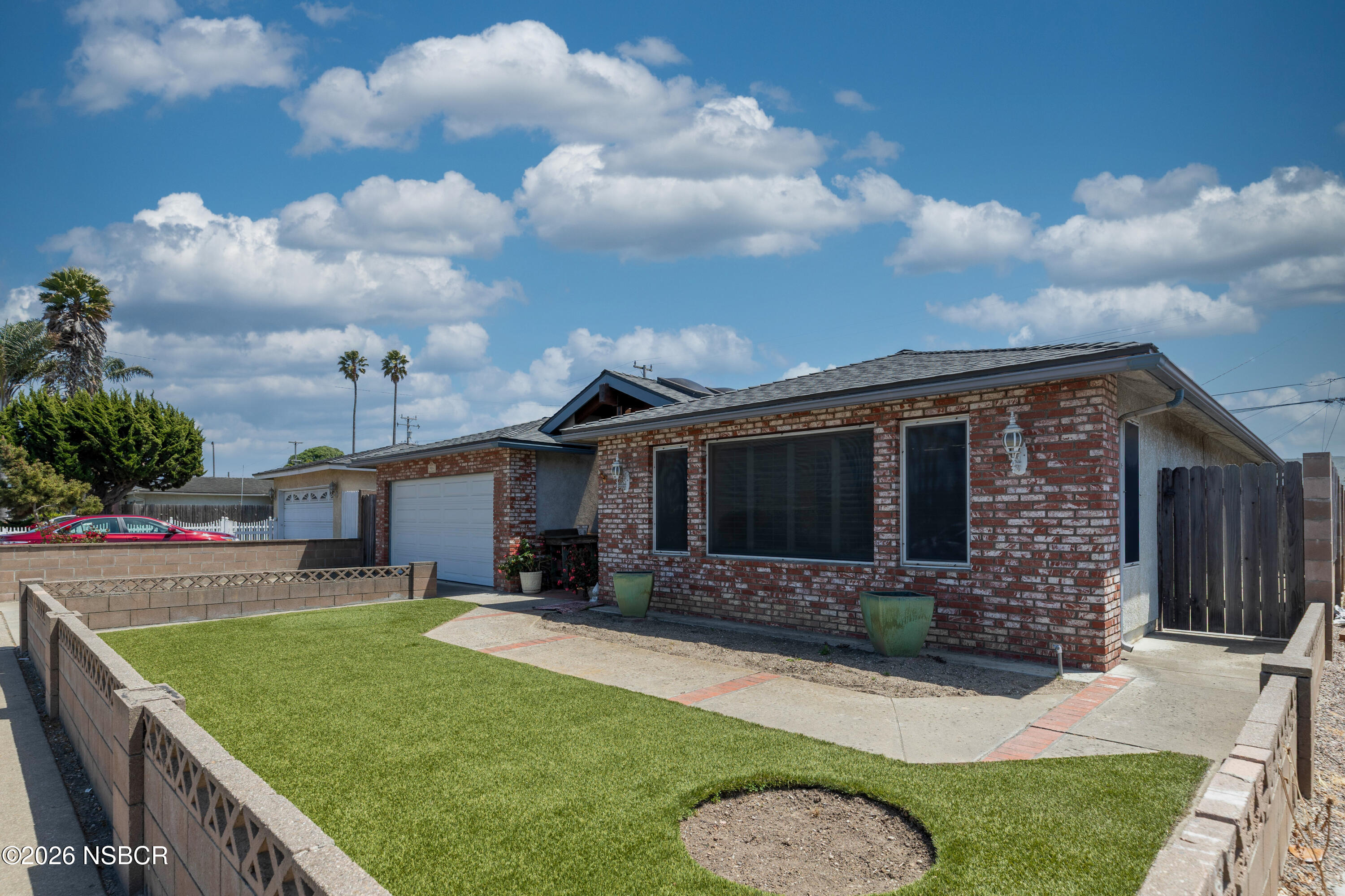904 W College