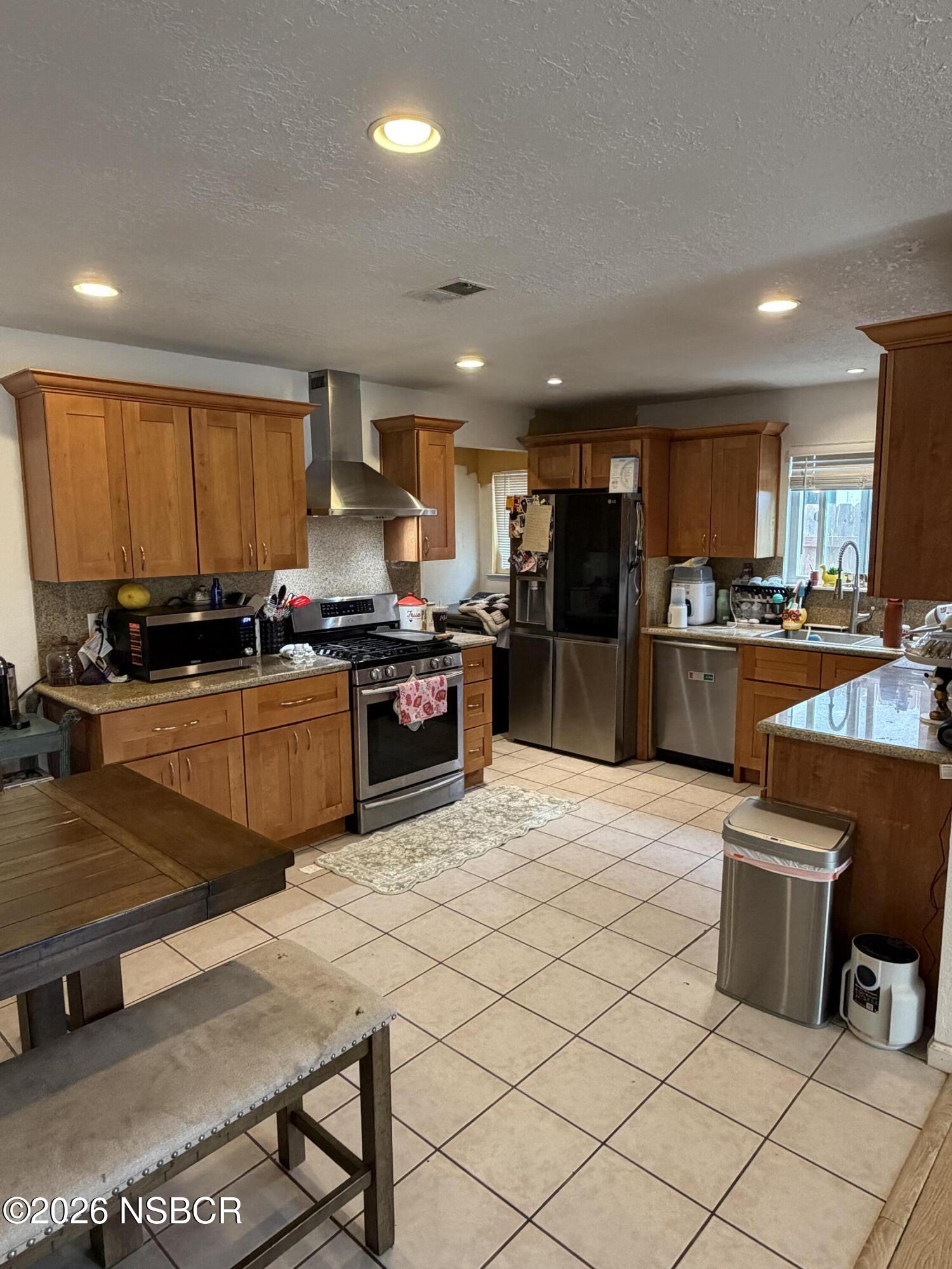 1116 W Cherry Avenue