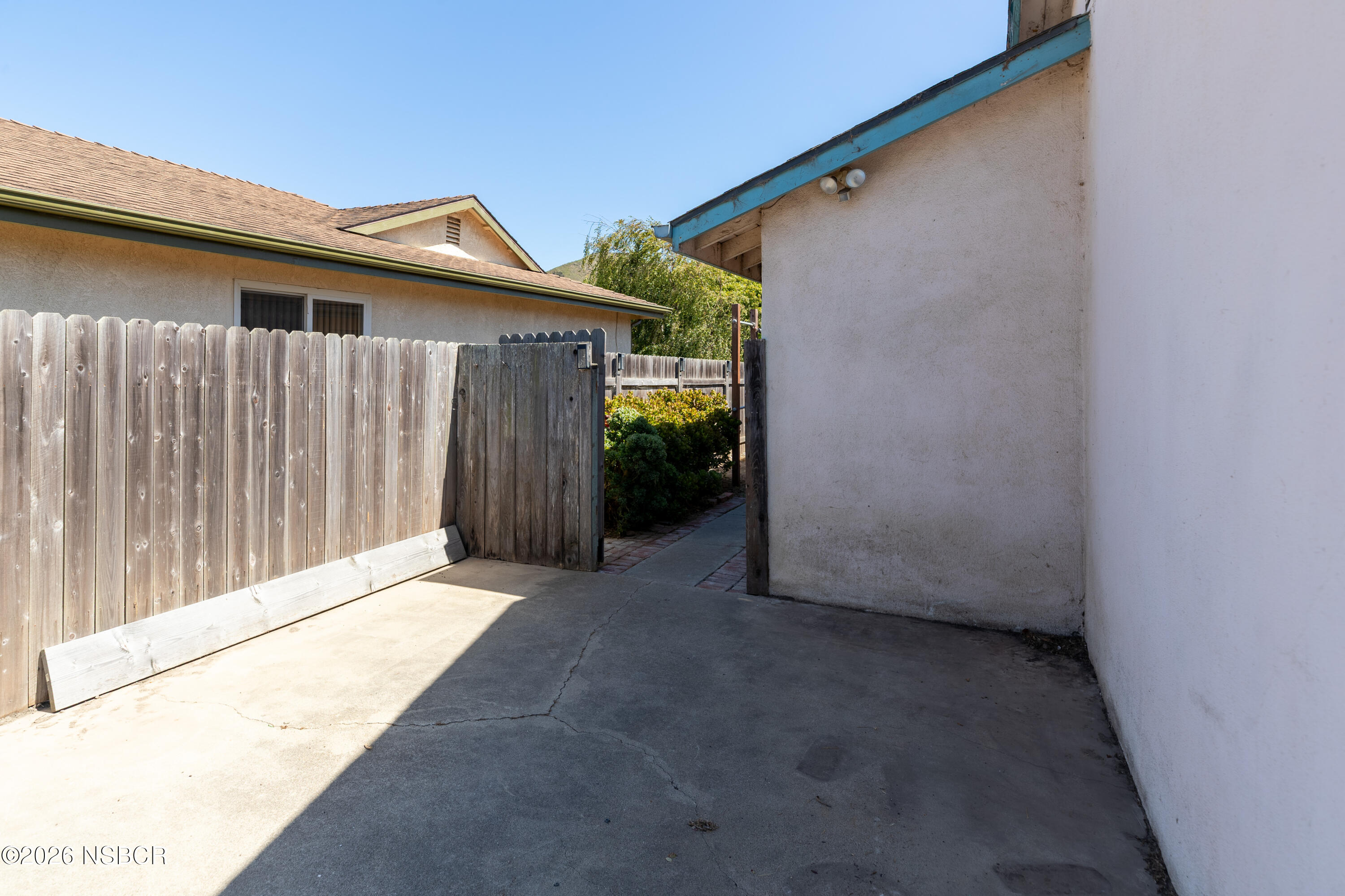925 W Hickory Avenue