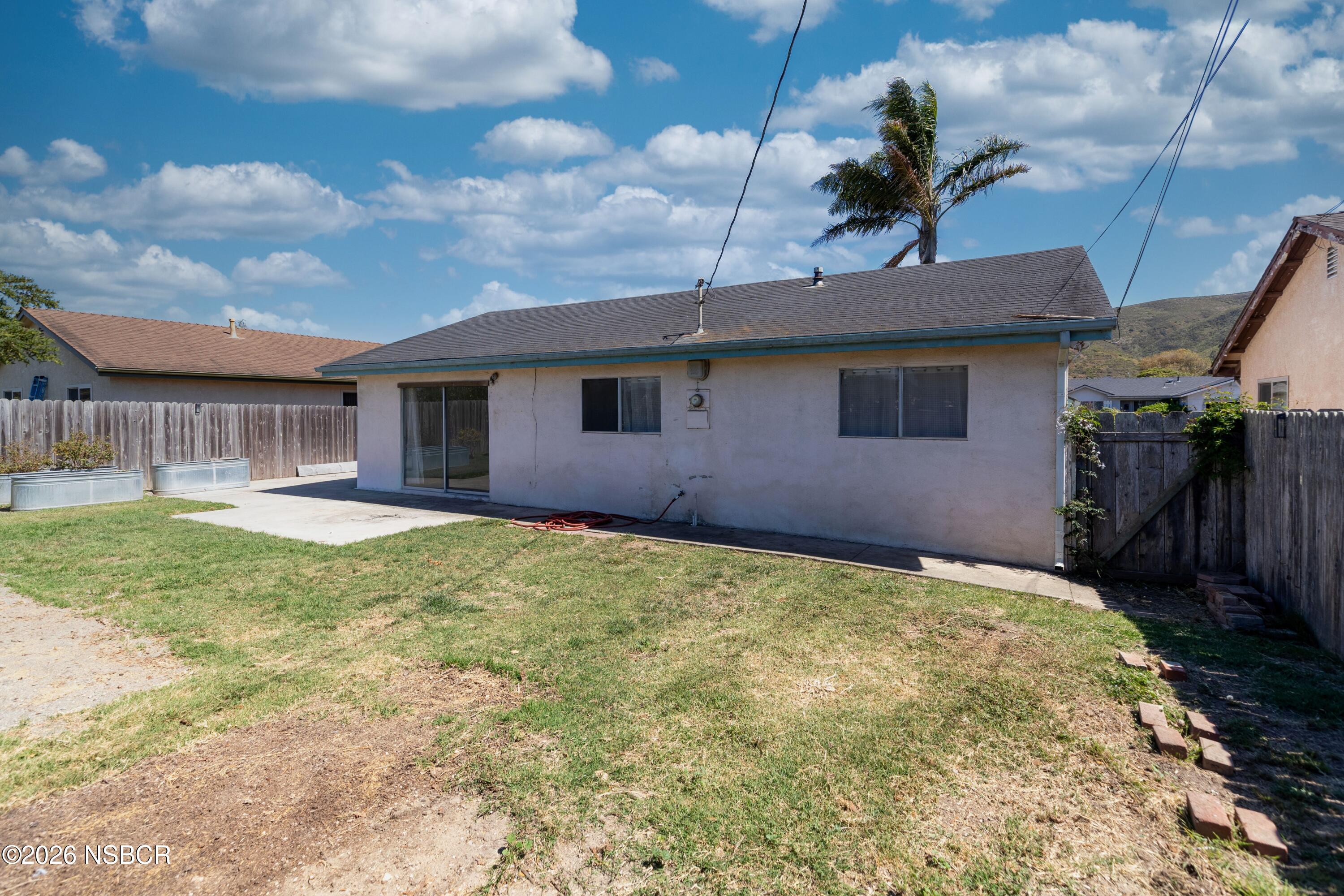 925 W Hickory Avenue