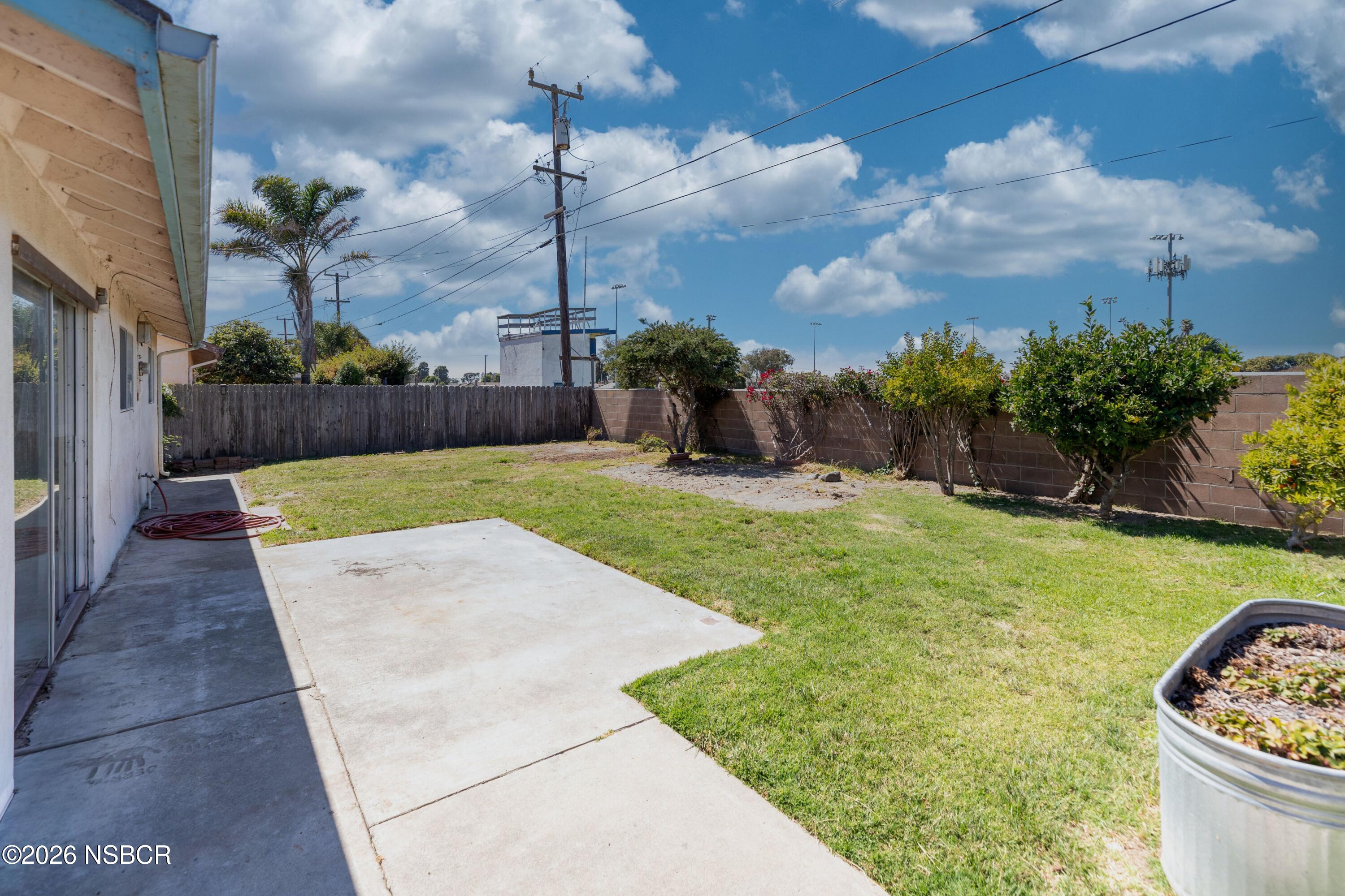 925 W Hickory Avenue