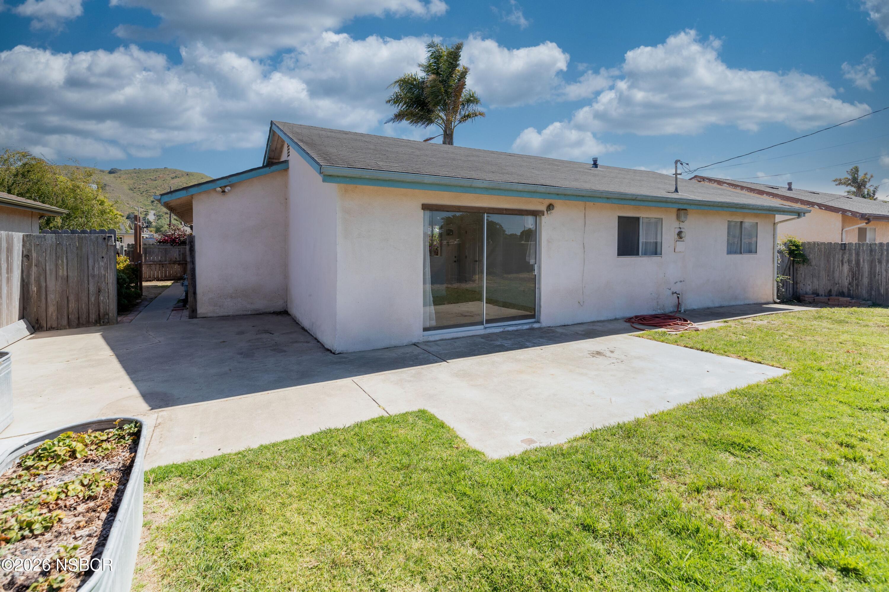 925 W Hickory Avenue