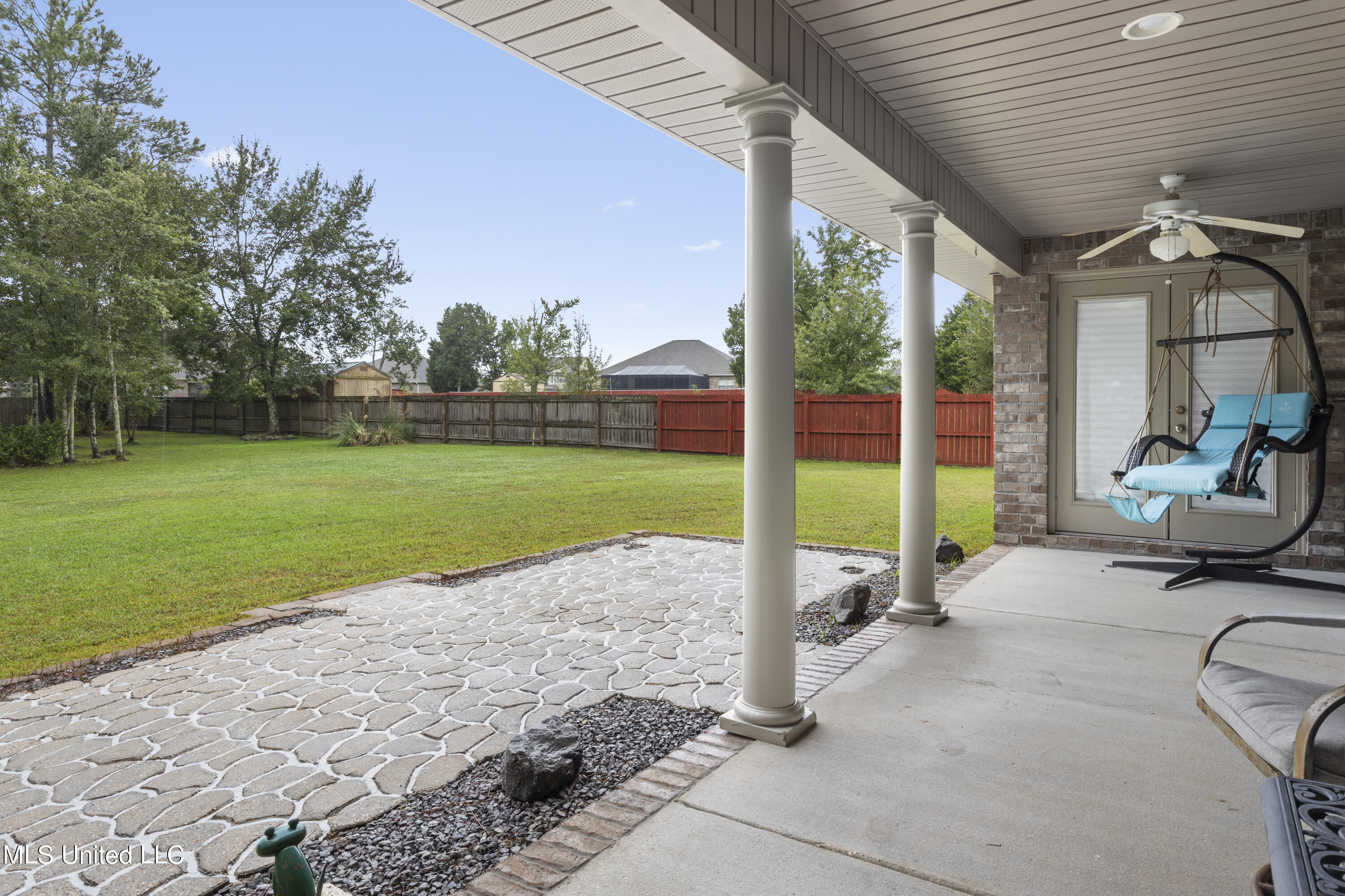 10252 Lake Forest Drive