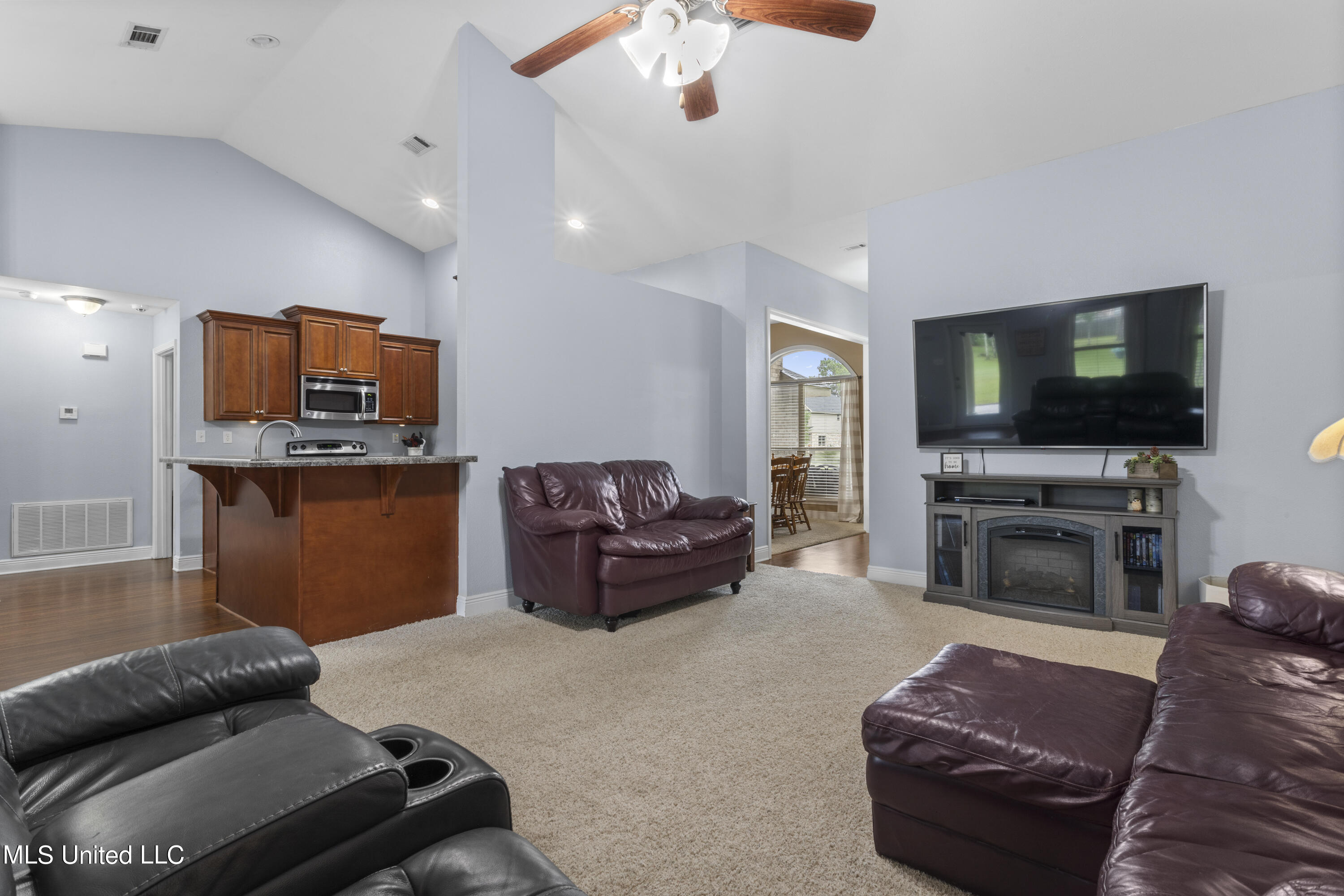 10252 Lake Forest Drive