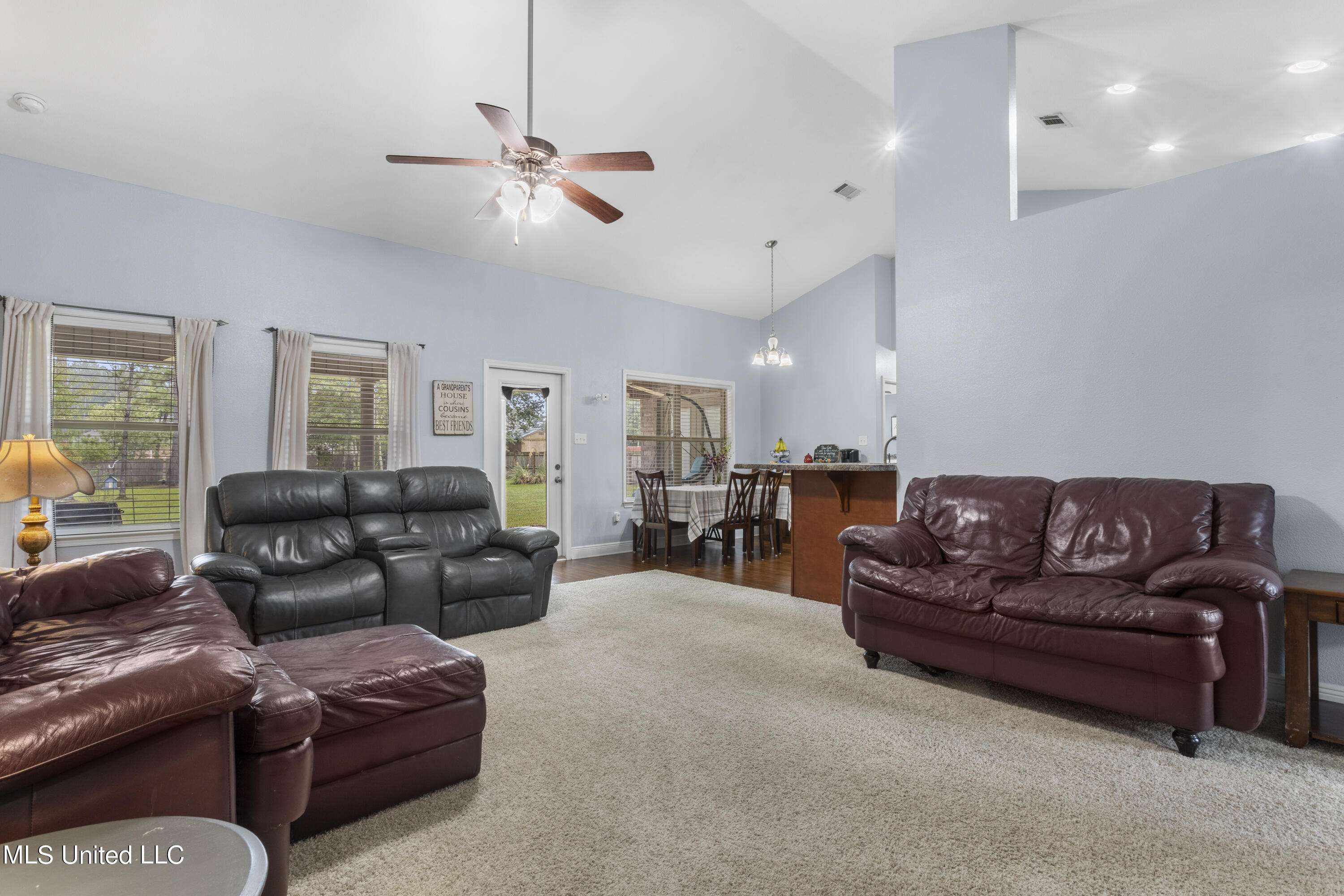 10252 Lake Forest Drive
