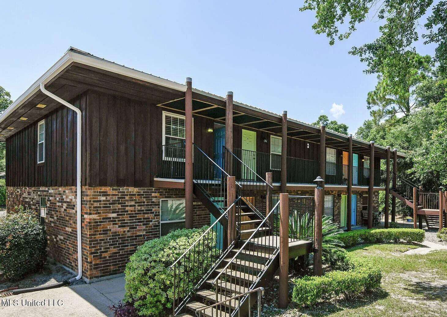 1550 E Second Street, R107