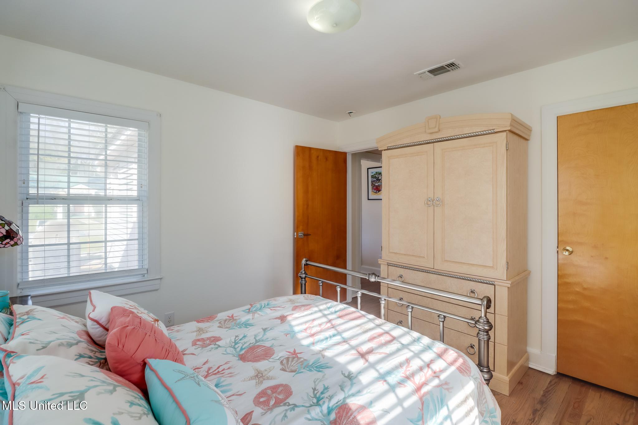 1221 27th Street