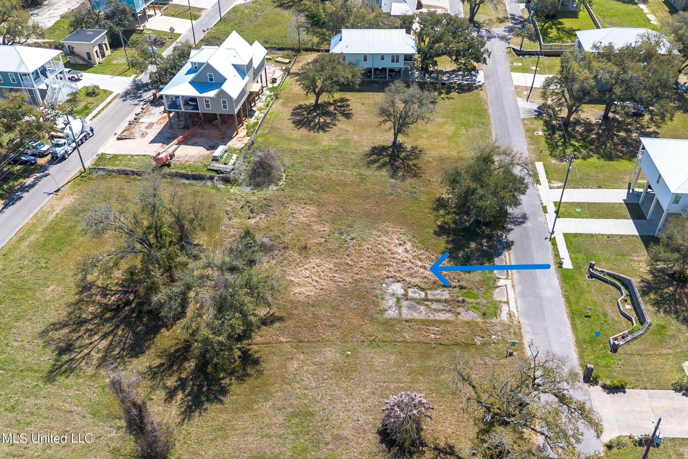 413 Gulf View Avenue
