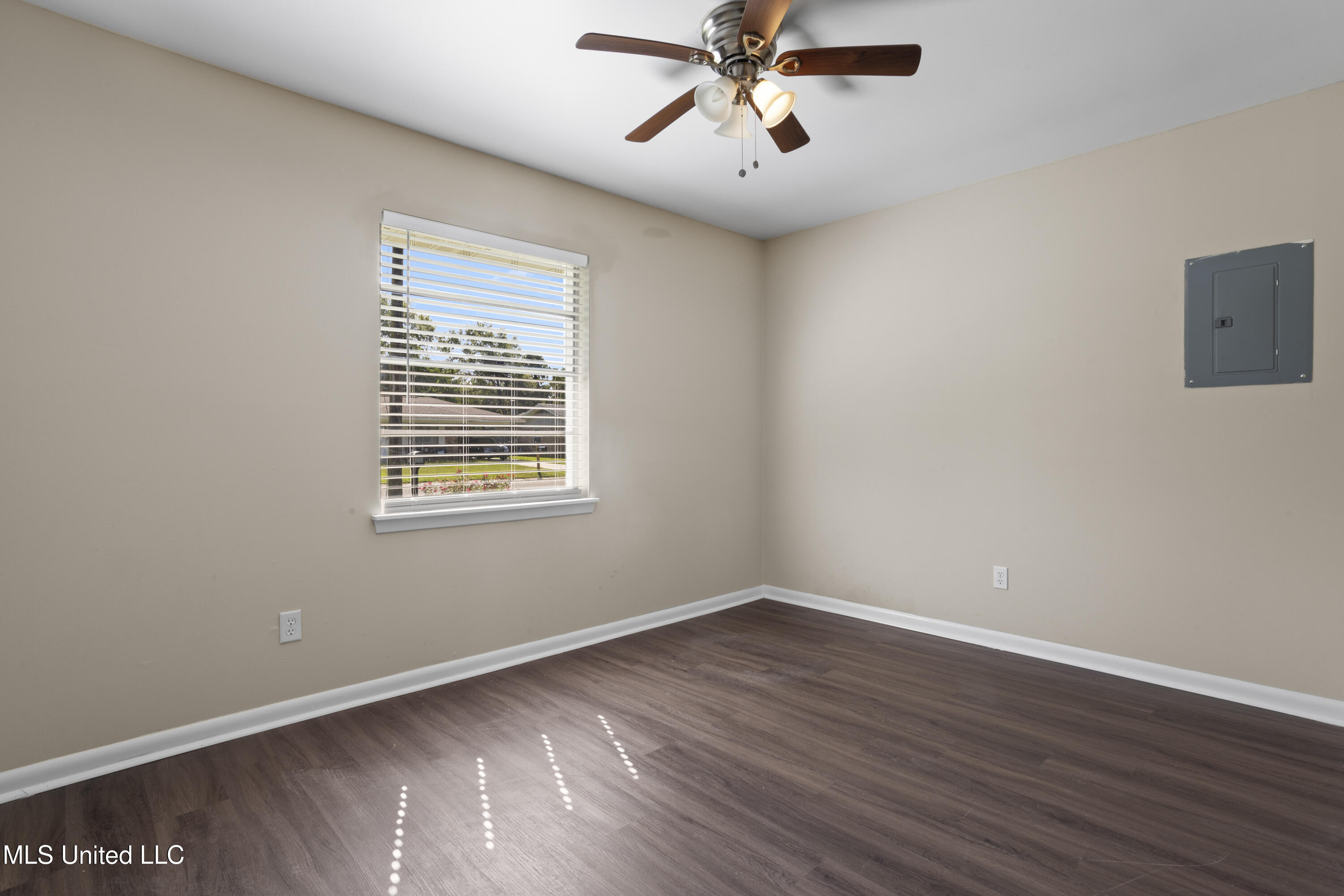 104 Lassere Circle