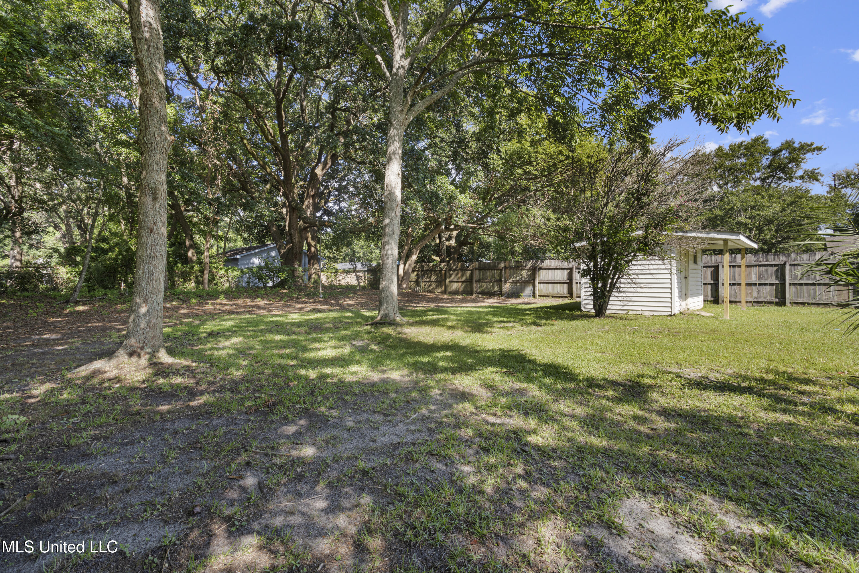 104 Lassere Circle