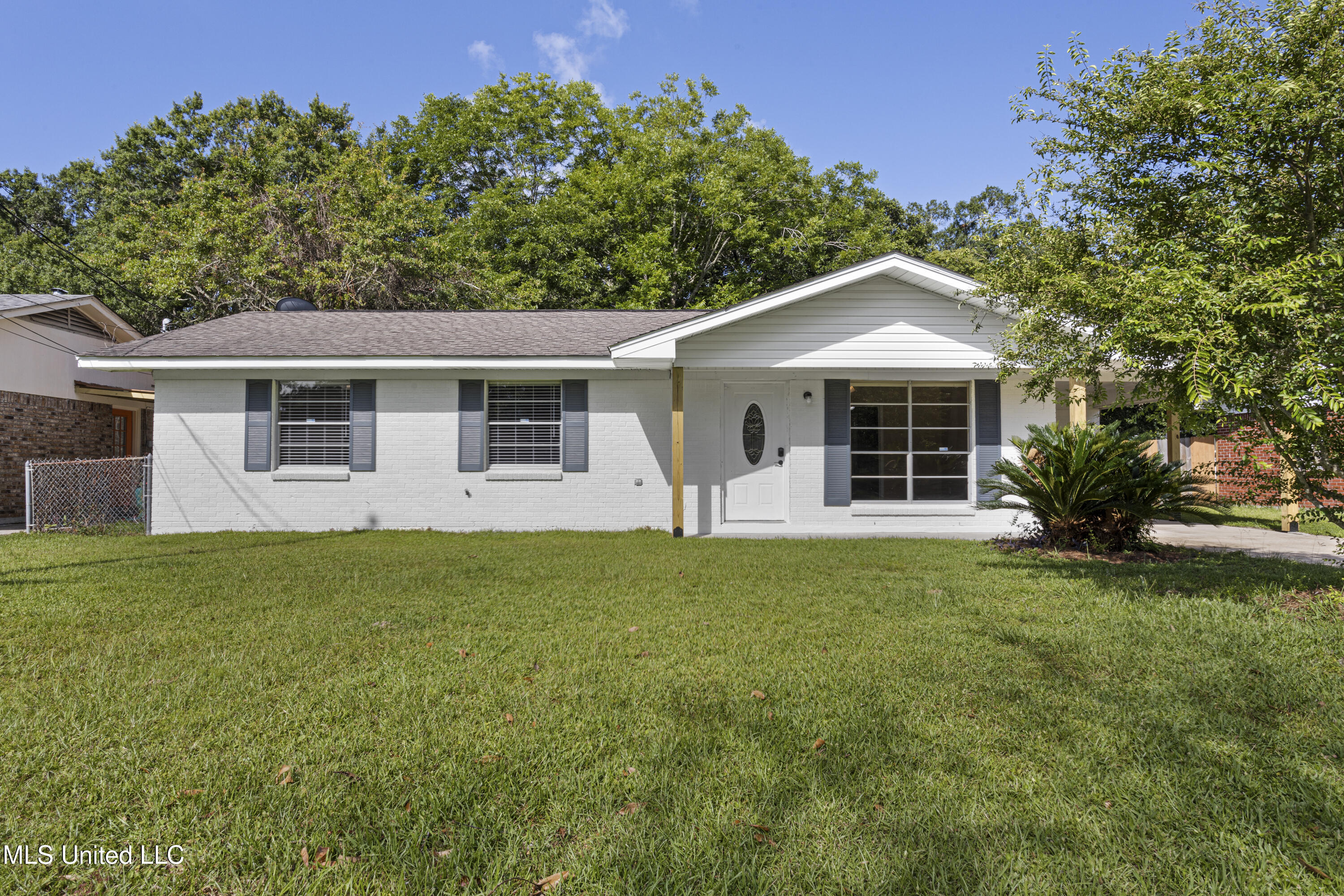 104 Lassere Circle