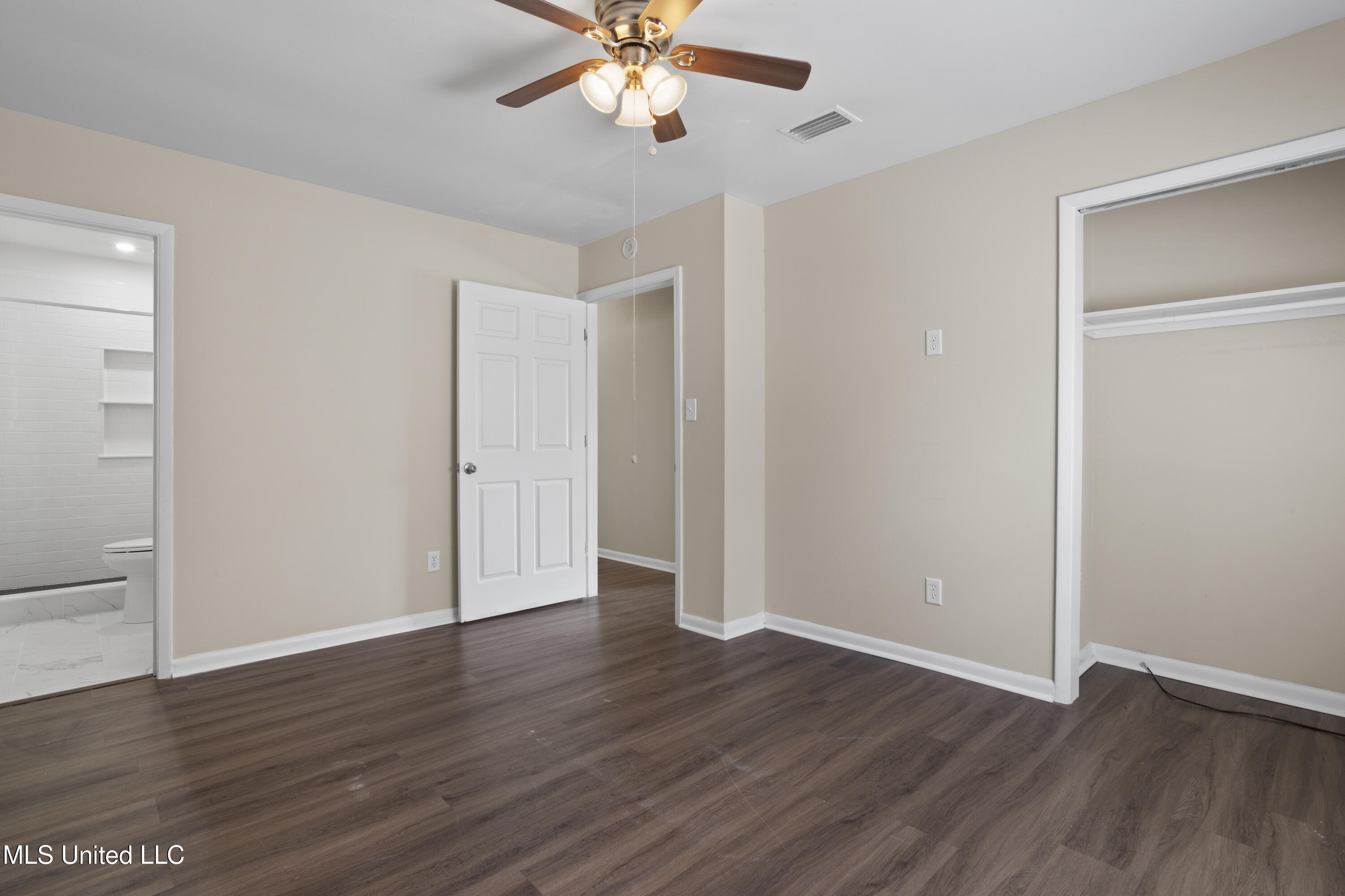 104 Lassere Circle