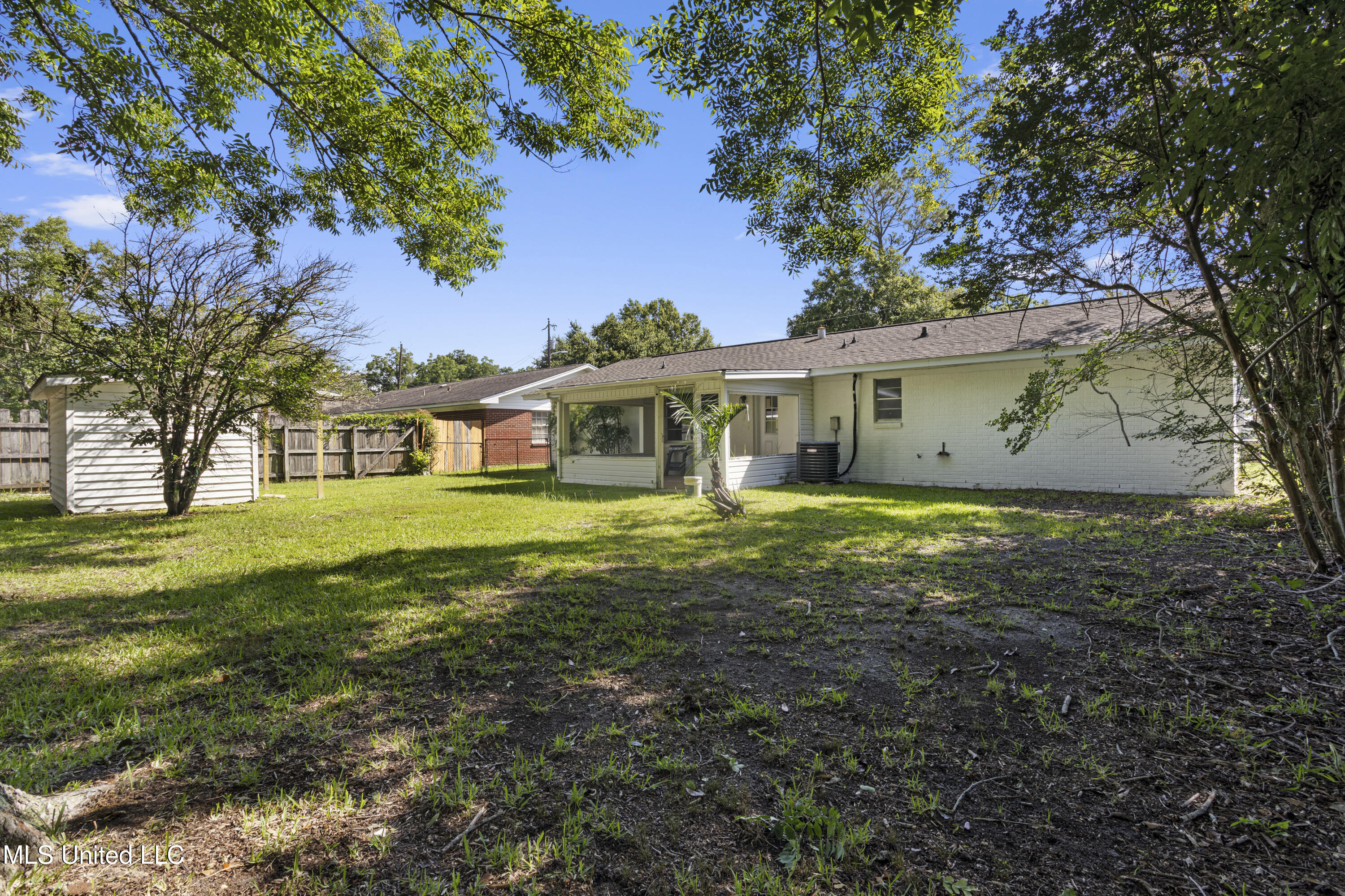 104 Lassere Circle