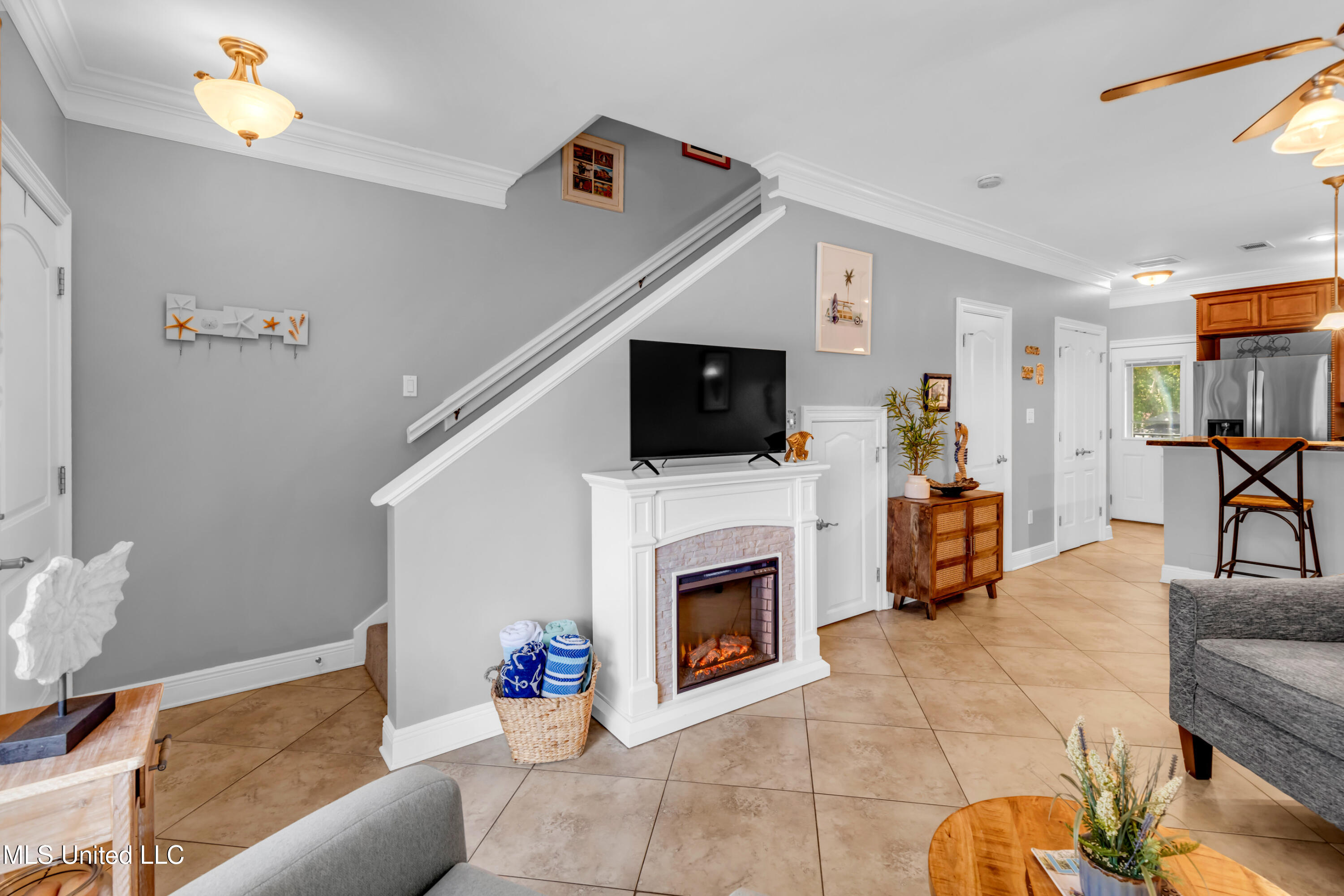 548 Beach Boulevard, 141