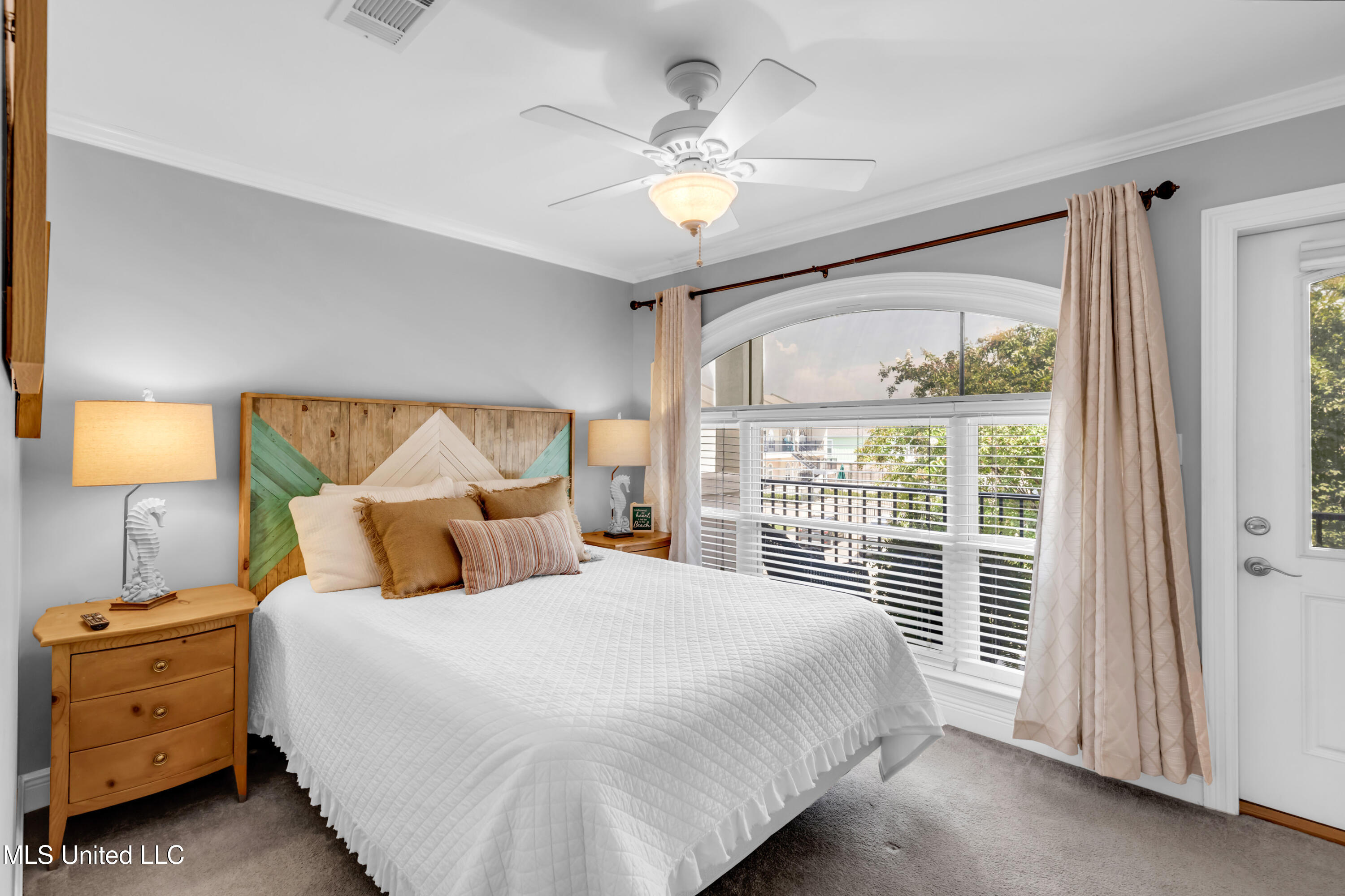 548 Beach Boulevard, 141