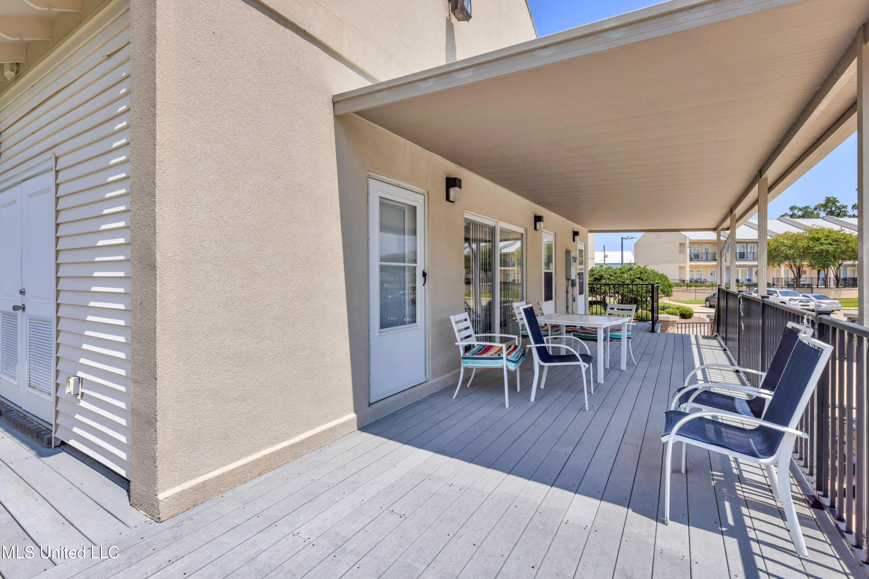 548 Beach Boulevard, 141