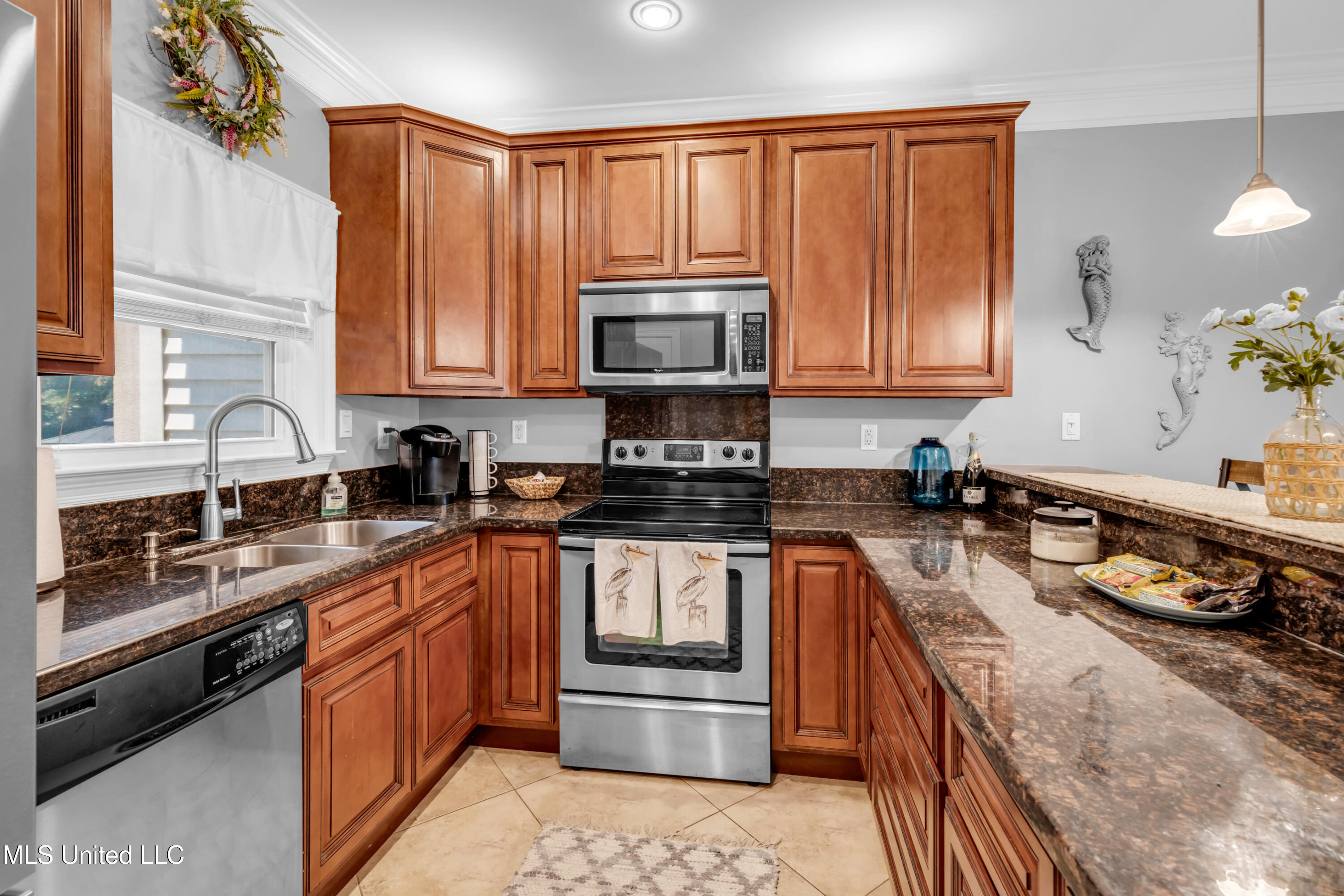 548 Beach Boulevard, 141