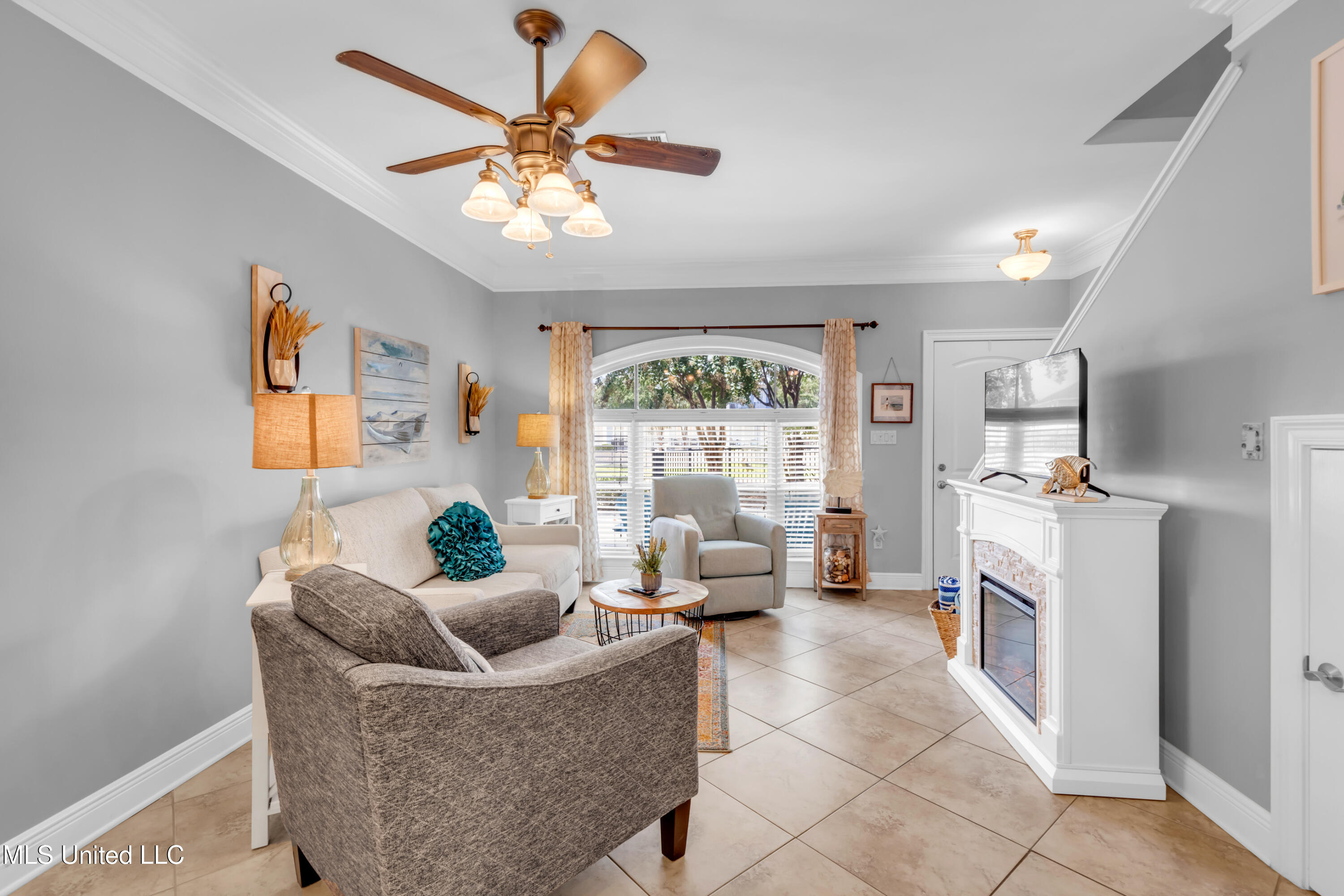 548 Beach Boulevard, 141