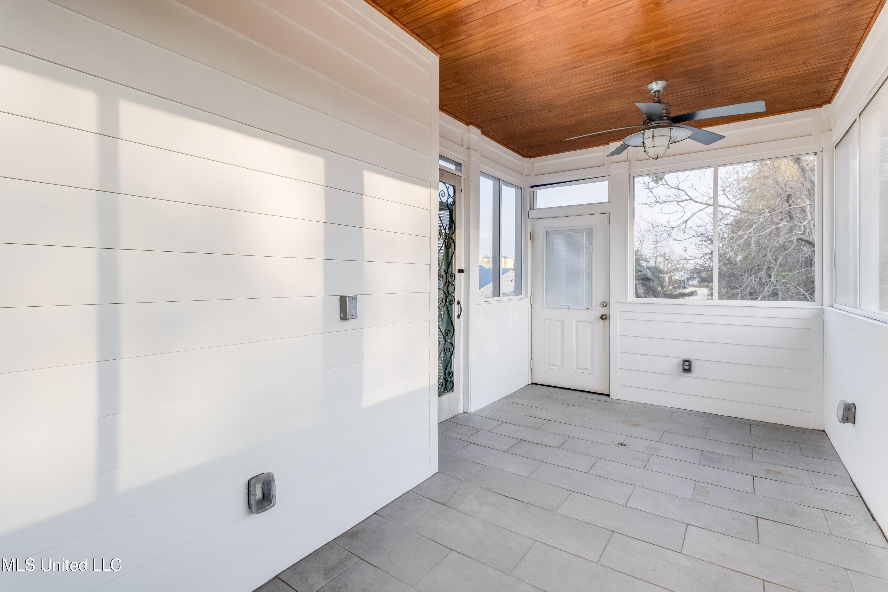 252 Handy Lane