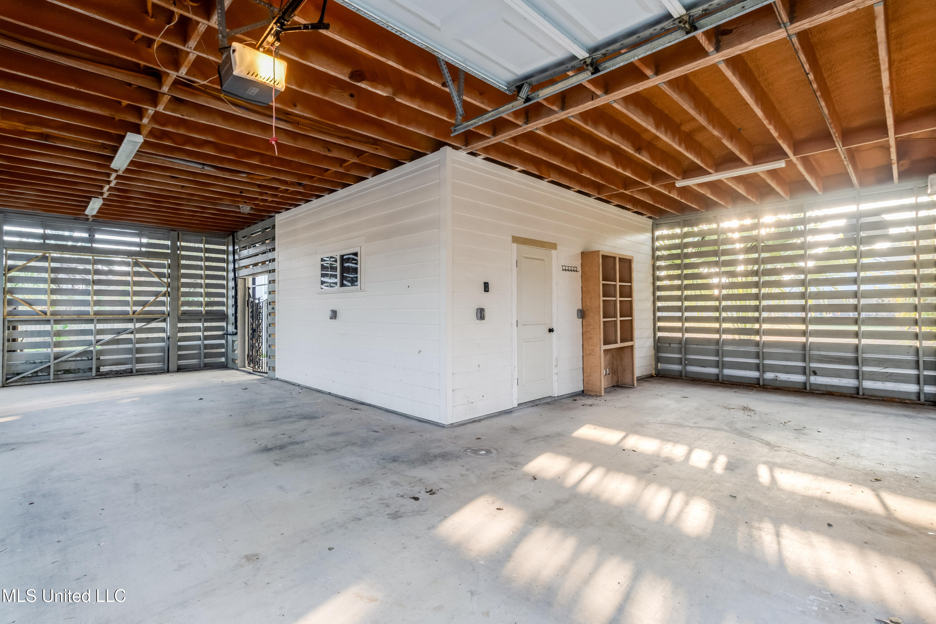 252 Handy Lane