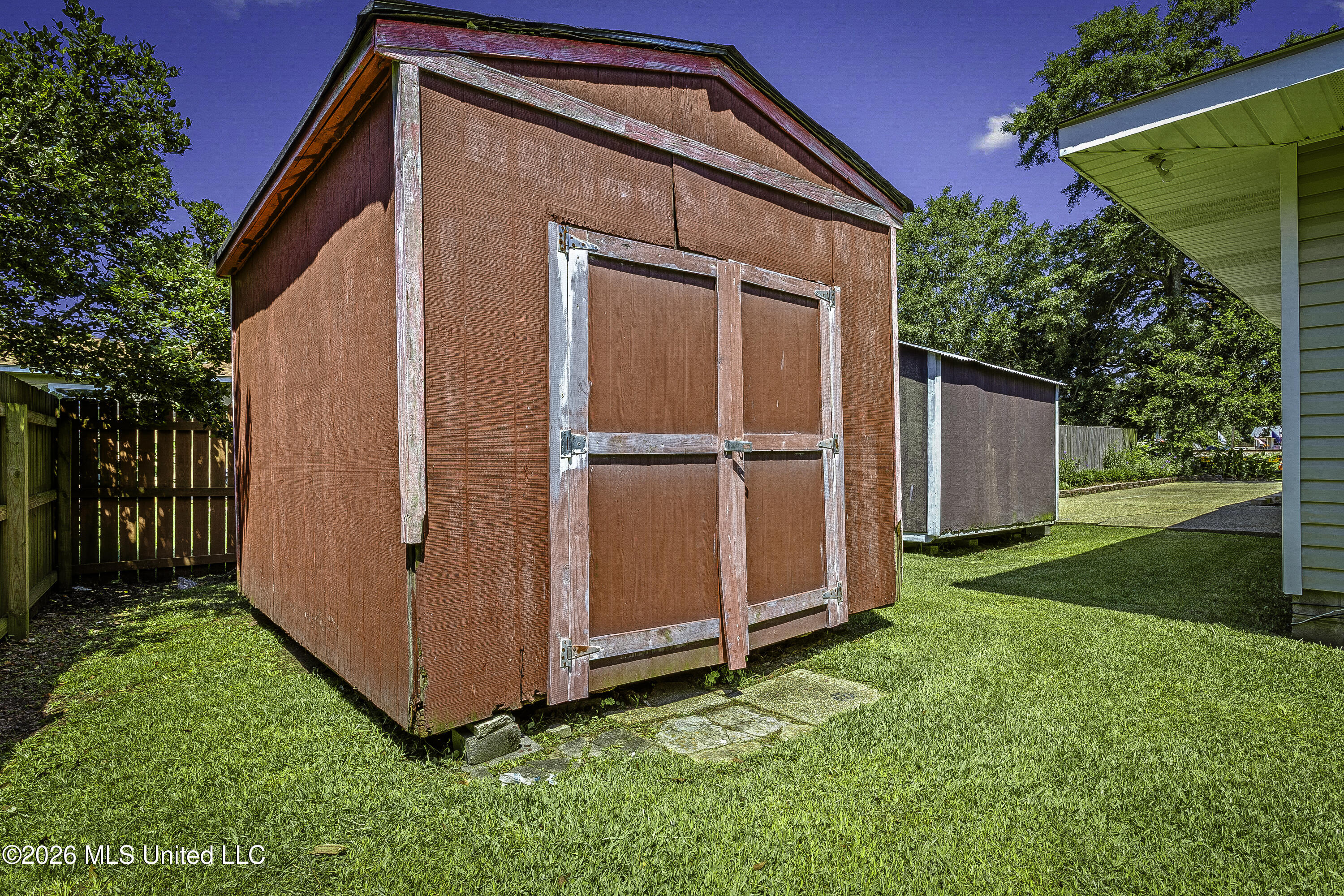 100 S Nicholson Avenue