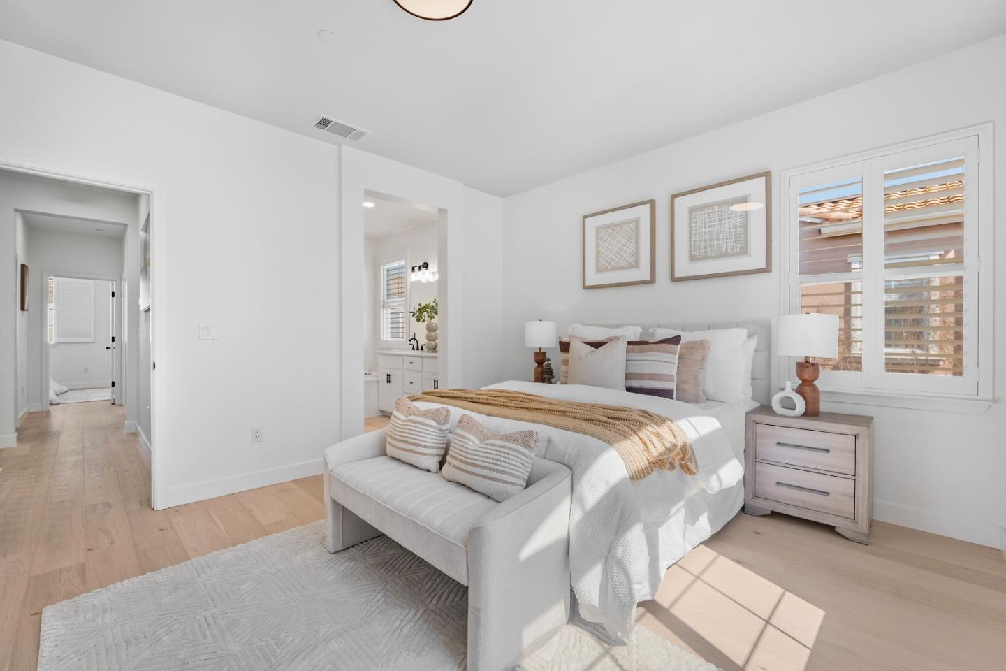 976 Cole PL