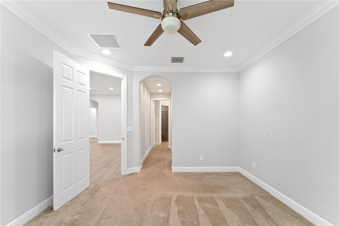 1832 Red Oak Terrace