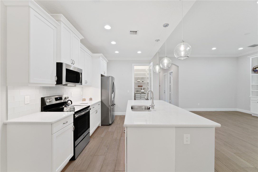 1832 Red Oak Terrace