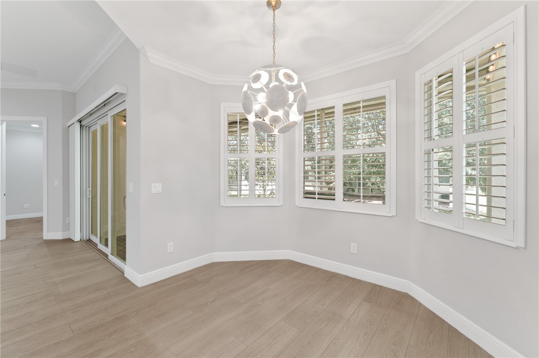 1832 Red Oak Terrace