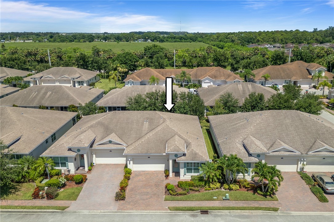 1832 Red Oak Terrace