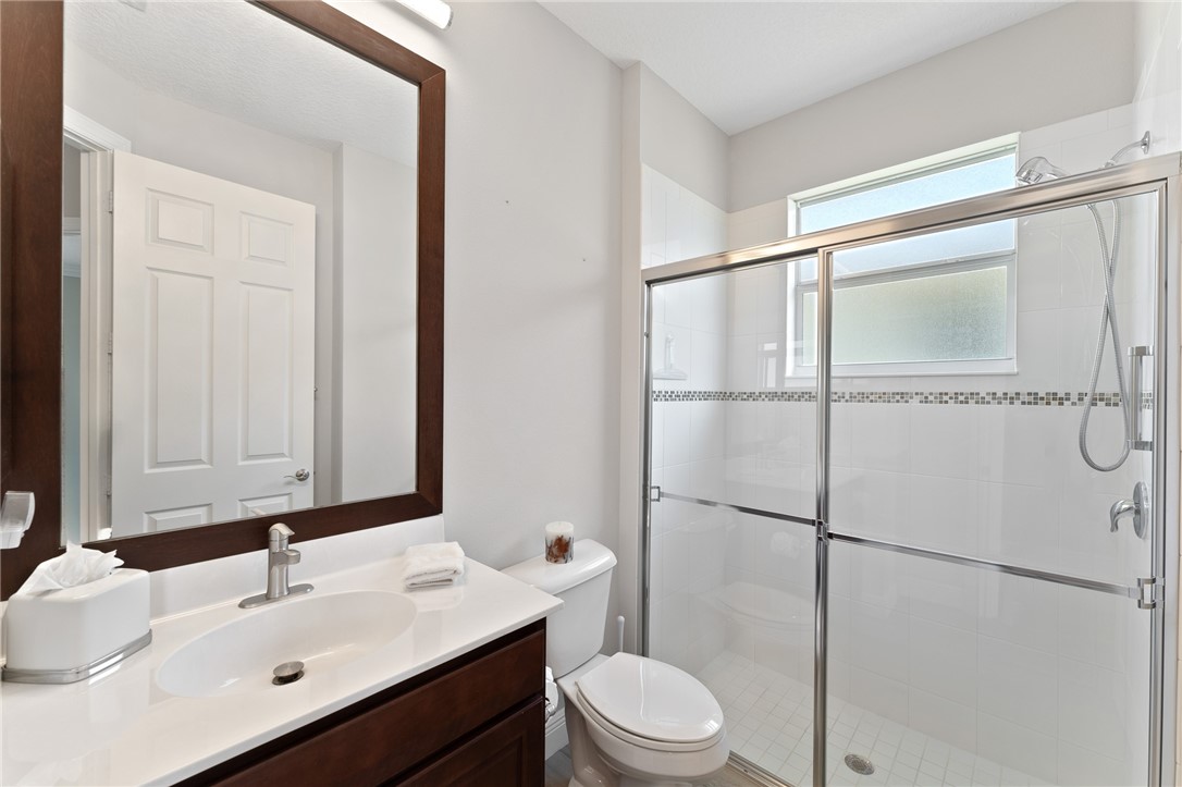 1832 Red Oak Terrace