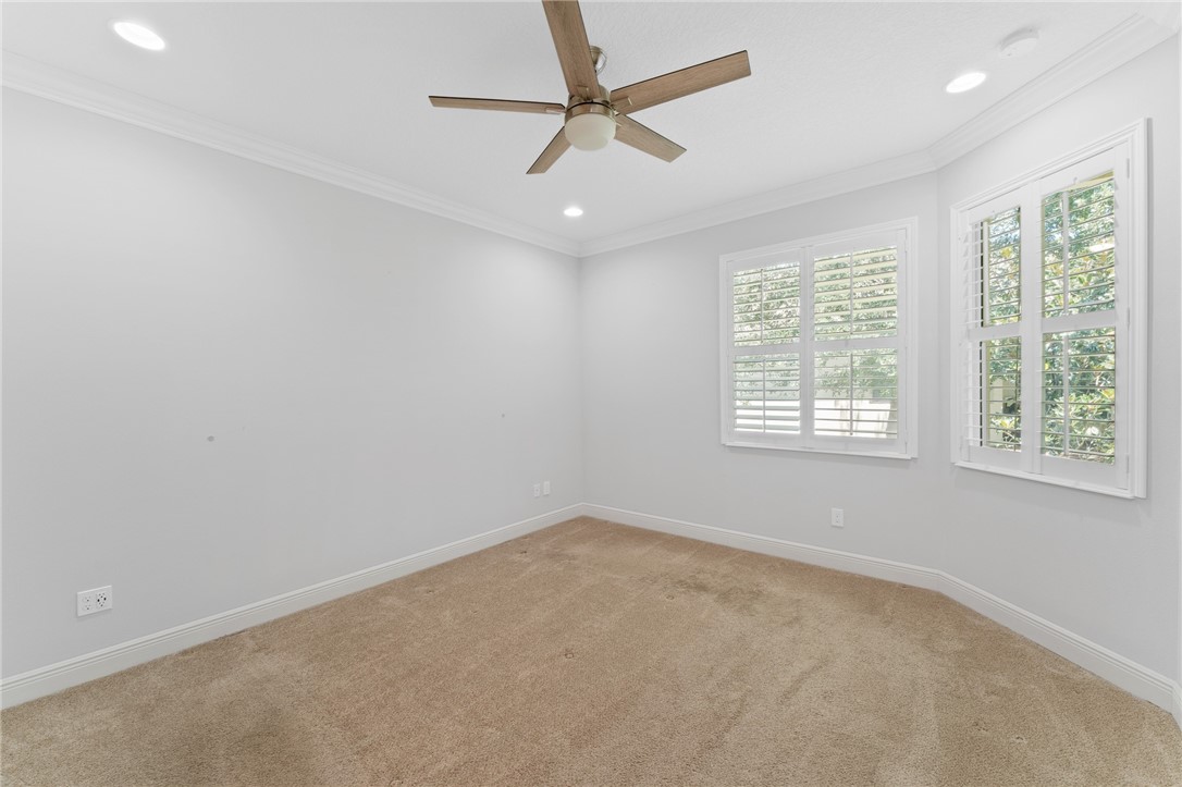 1832 Red Oak Terrace
