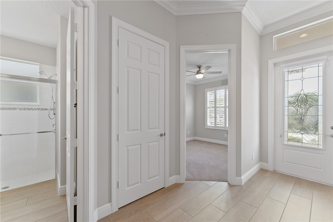 1832 Red Oak Terrace