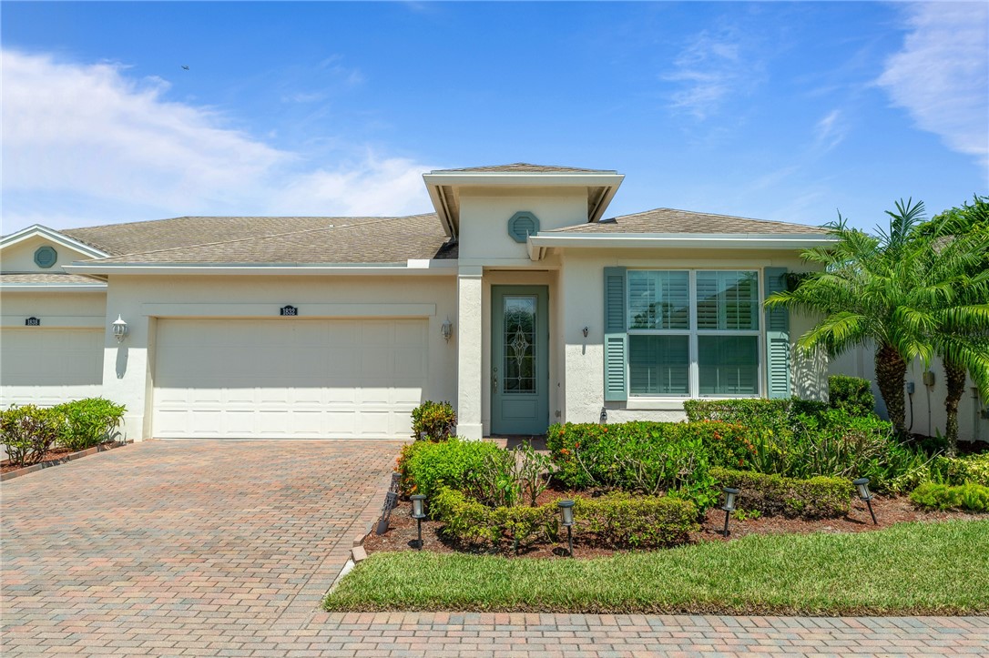 1832 Red Oak Terrace
