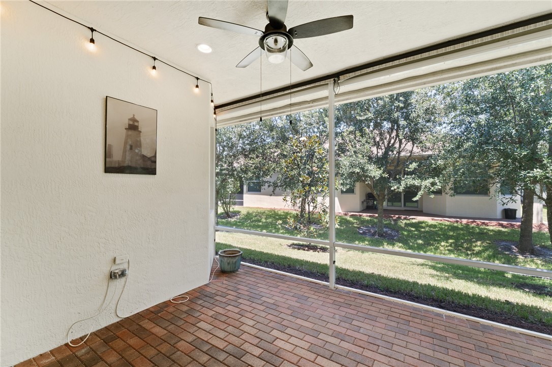 1832 Red Oak Terrace