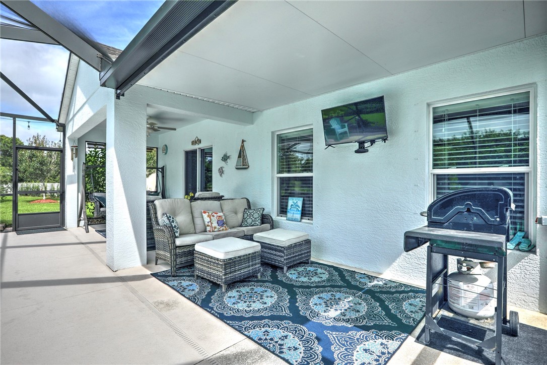 655 Valencia Circle SW