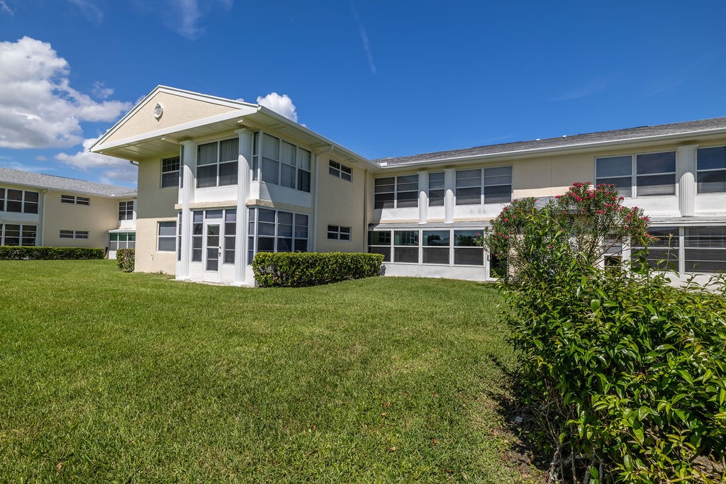 307 N Grove Isle Circle 307