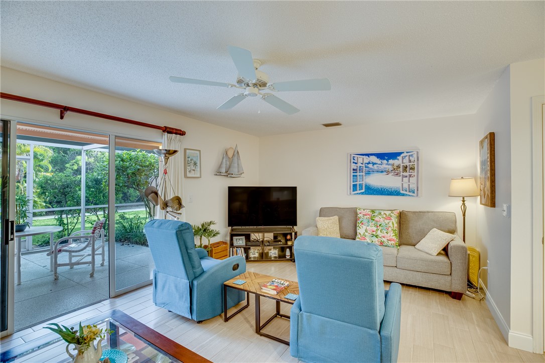 1422 Coral Oak Lane 1102