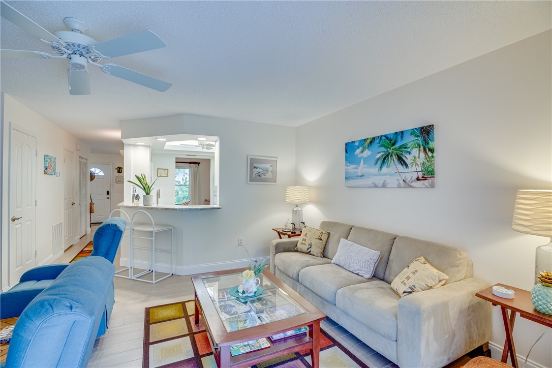 1422 Coral Oak Lane 1102