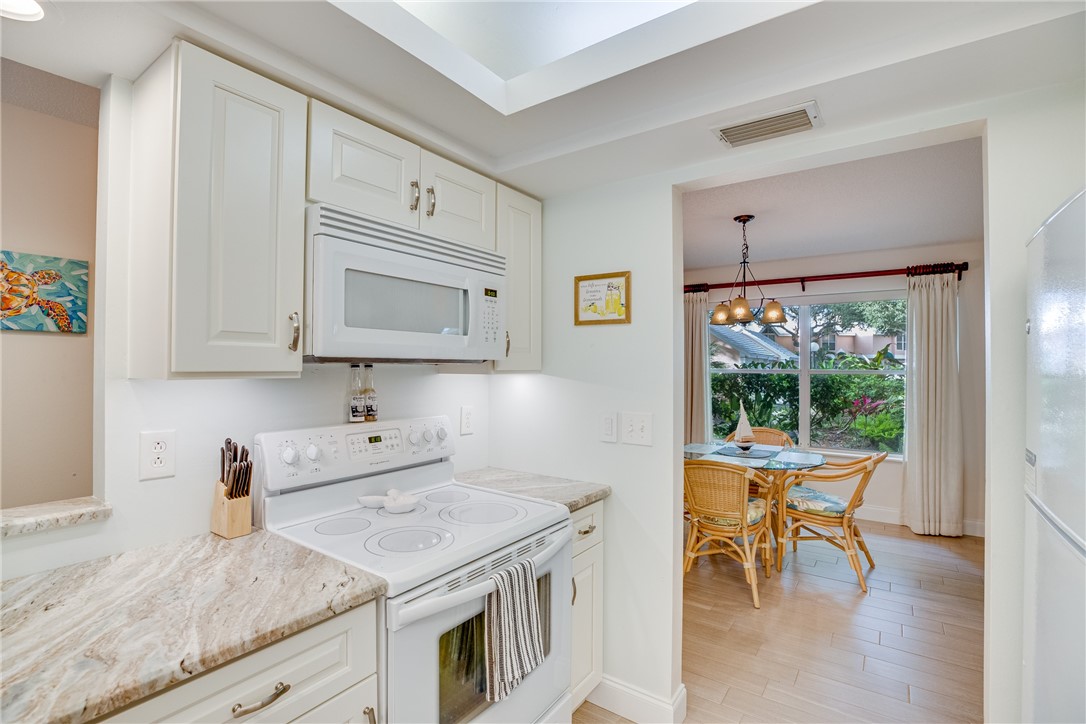 1422 Coral Oak Lane 1102