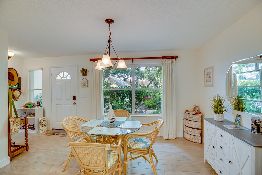 1422 Coral Oak Lane 1102