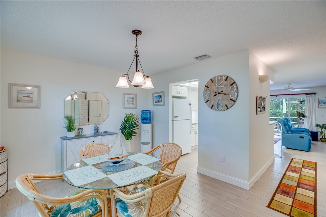 1422 Coral Oak Lane 1102